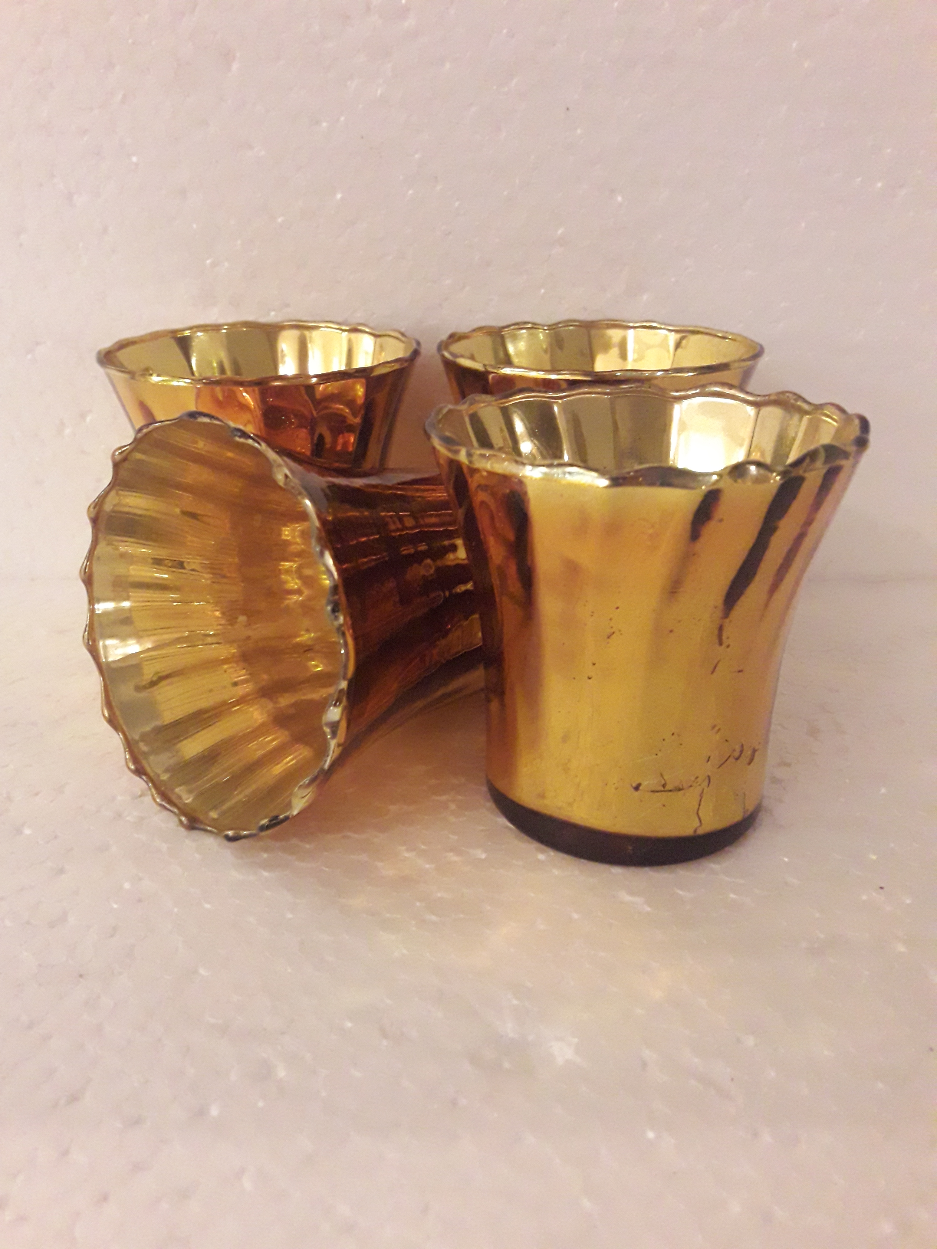 Porta Velas – 4 copinhos espelhados em amarelo Índia – Século XX. - foto 1 de 2