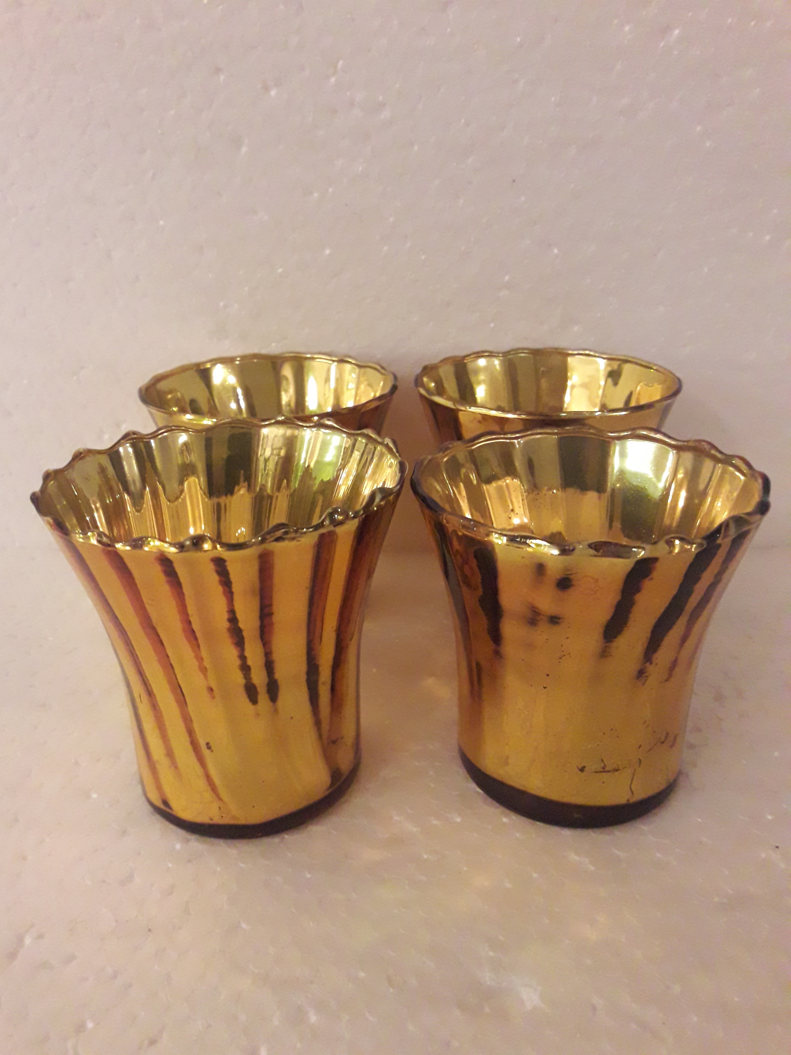 Porta Velas – 4 copinhos espelhados em amarelo Índia – Século XX. - foto 2 de 2