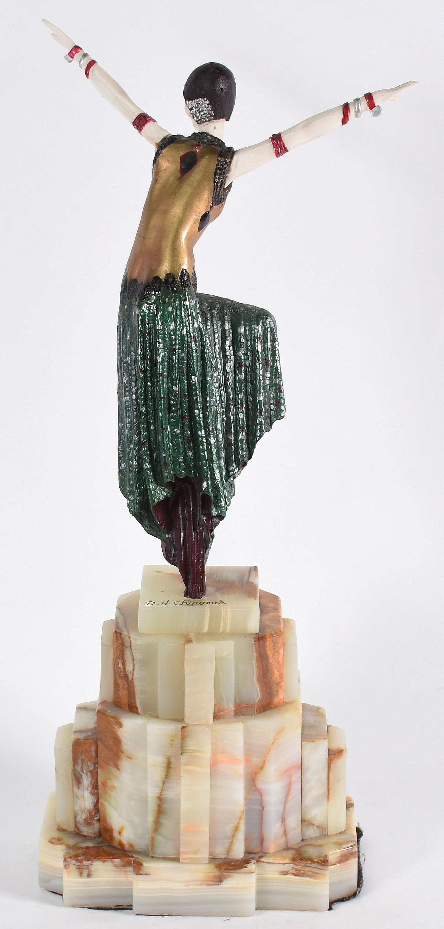 Estatueta de metal e resina policromada representando figura... - foto 4 de 5