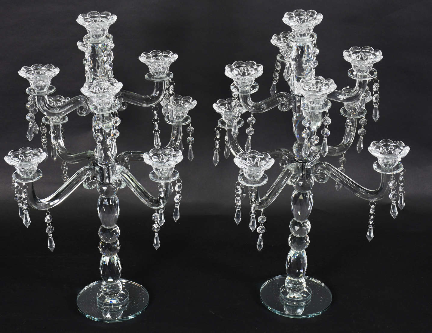 Par de candelabros para 9 velas cada de cristal com base espelhada . - foto 1 de 3
