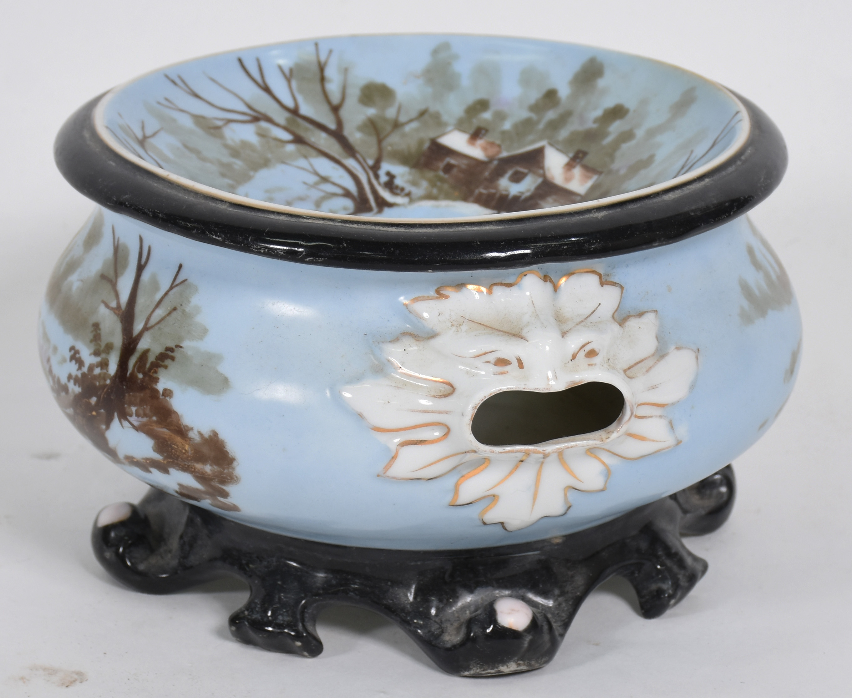 Cuspideira de porcelana europeia policromada com casas e árvores... - foto 2 de 4