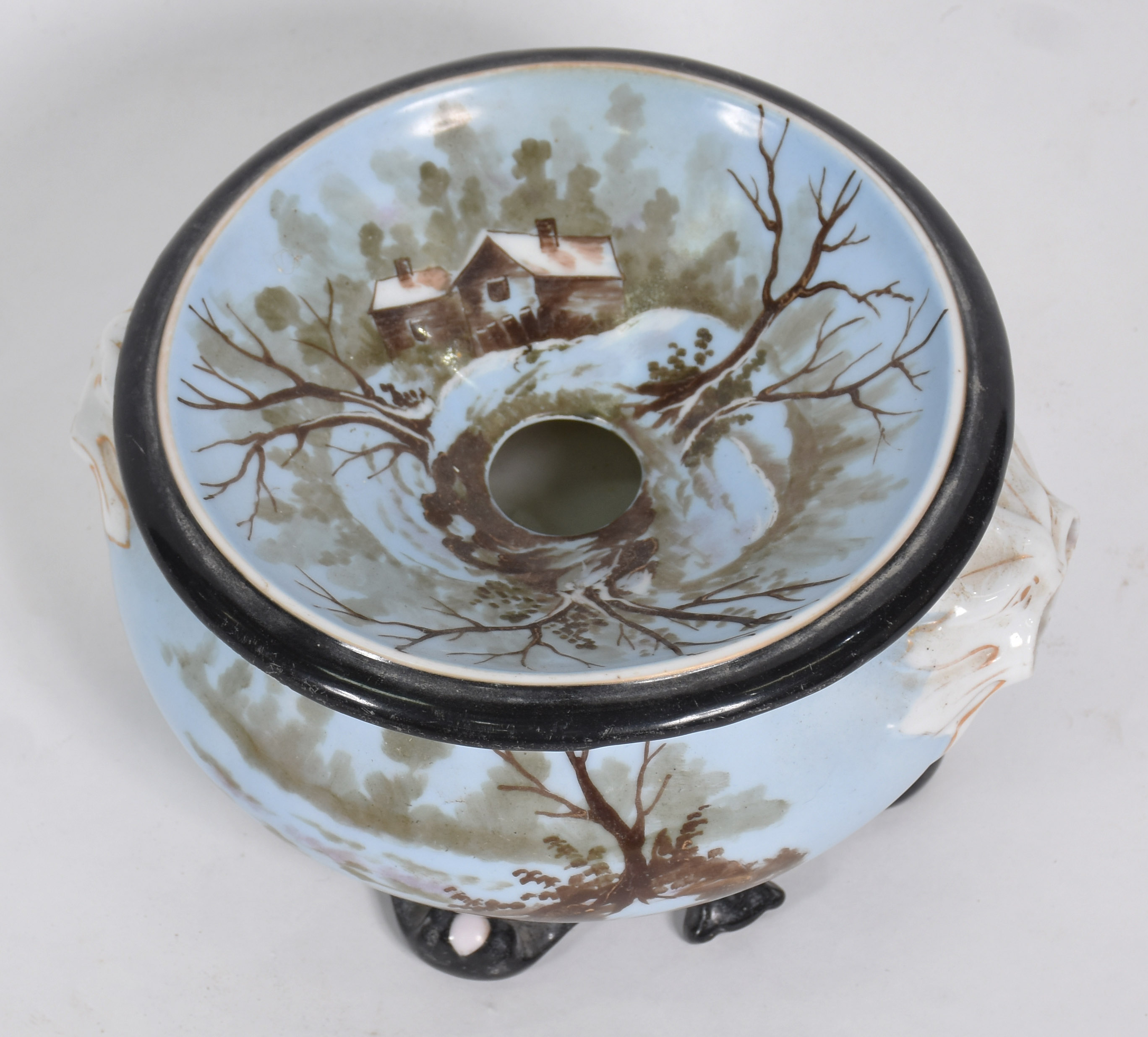 Cuspideira de porcelana europeia policromada com casas e árvores... - foto 3 de 4