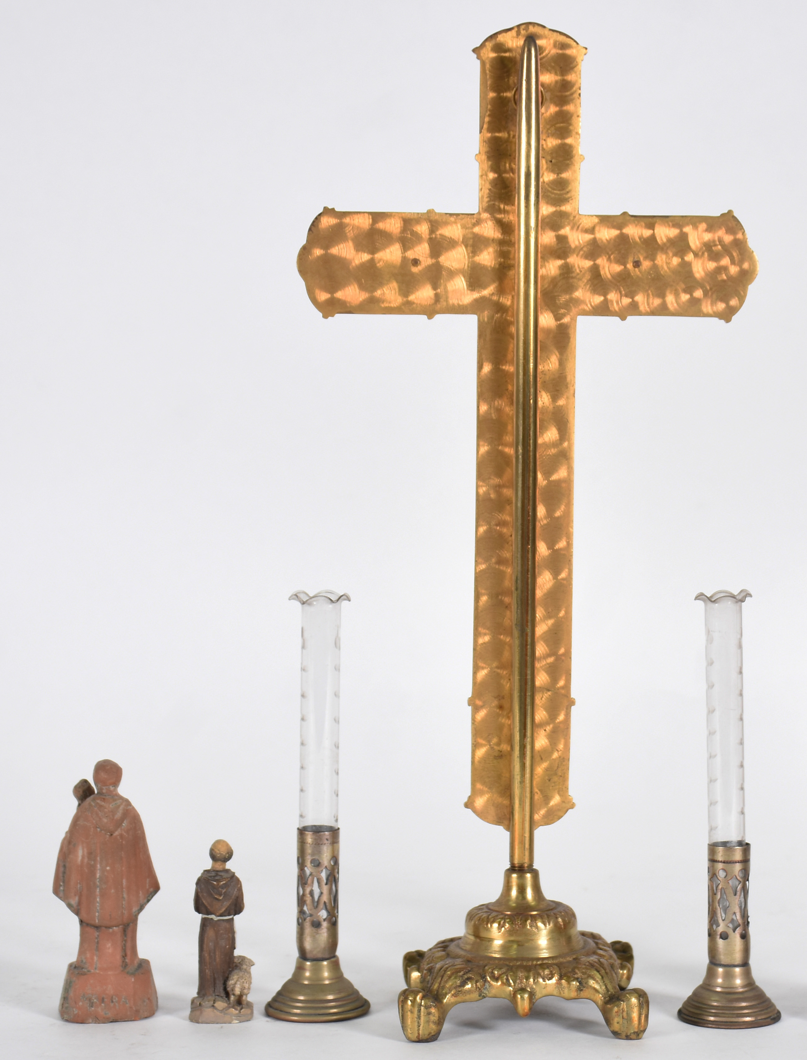 Cinco peças sacras, para oratório, sendo : Crucifixo com figura de... - foto 2 de 5