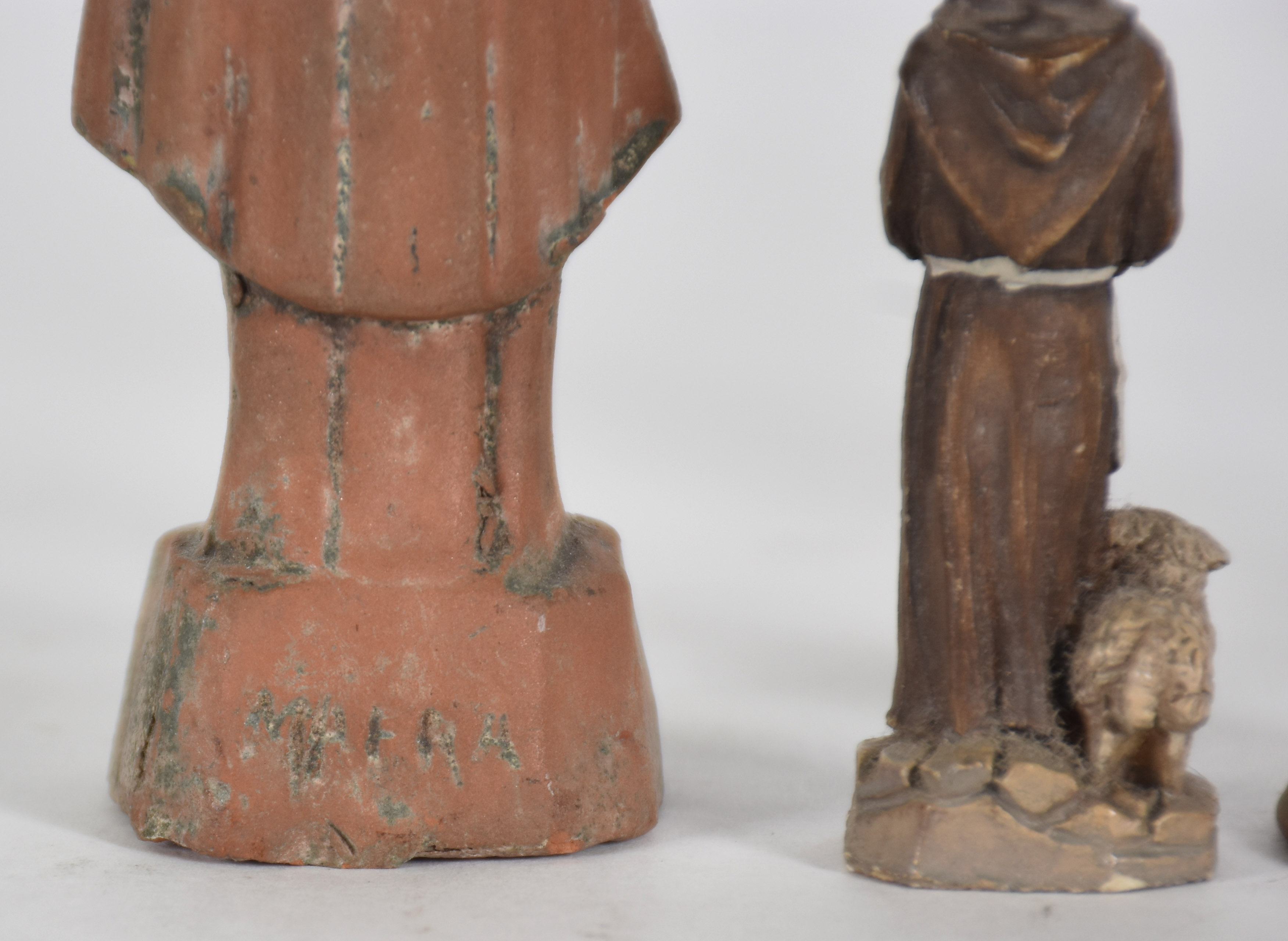 Cinco peças sacras, para oratório, sendo : Crucifixo com figura de... - foto 5 de 5