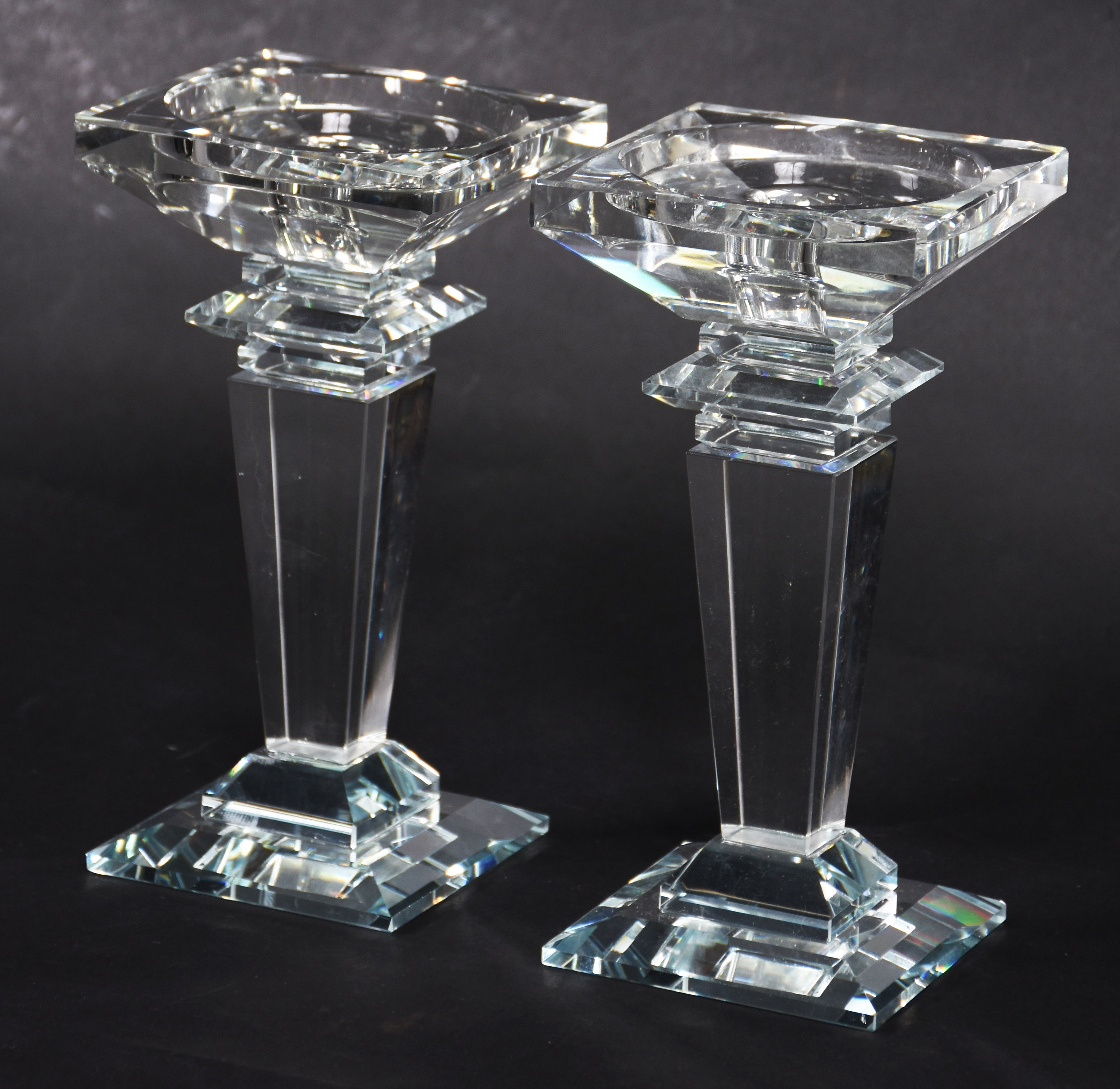 Par de castiçais de cristal com base espelhada . - foto 1 de 4