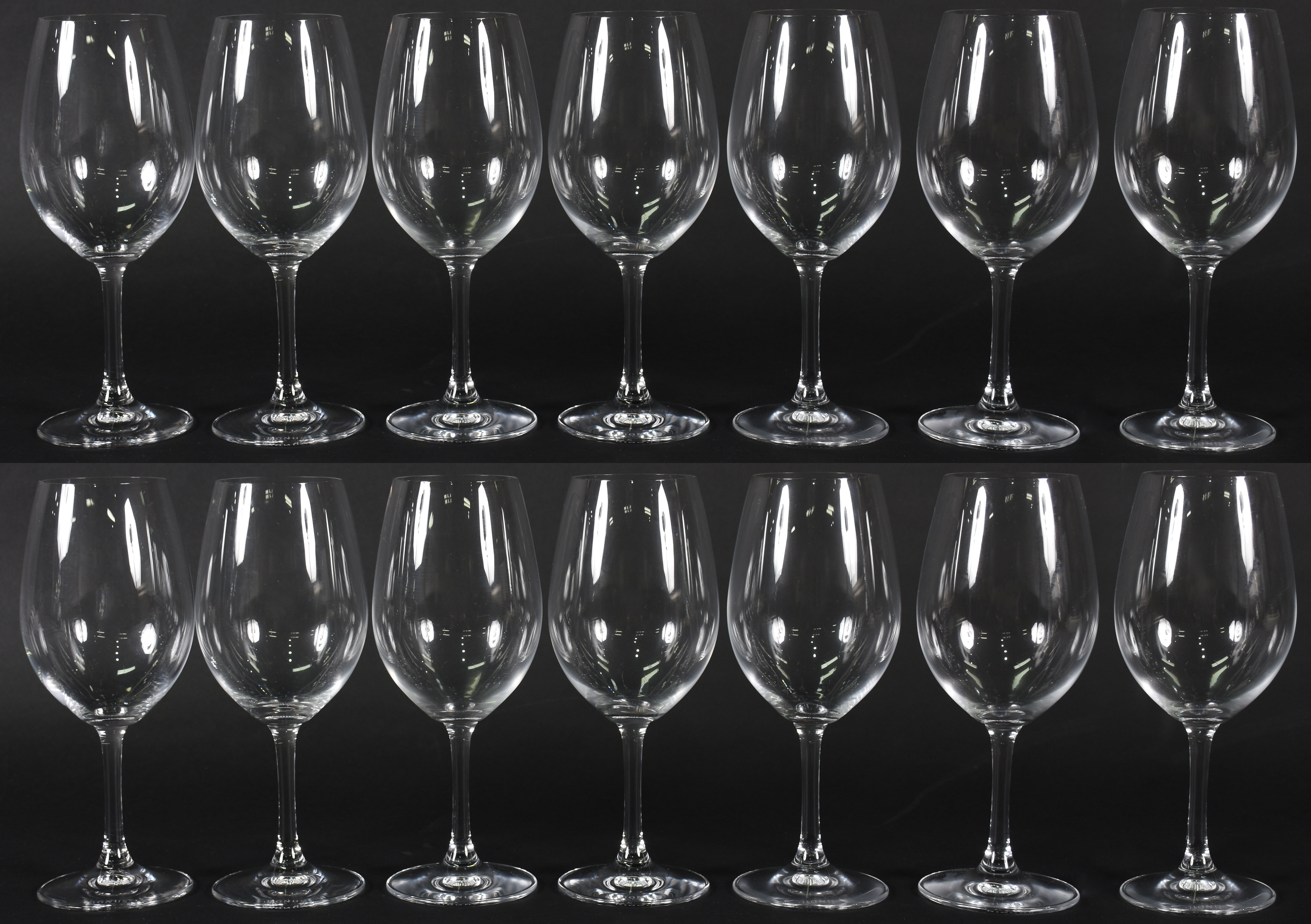 Quatorze copos para vinho " Dignus".( 1 bicado) - foto 1 de 4