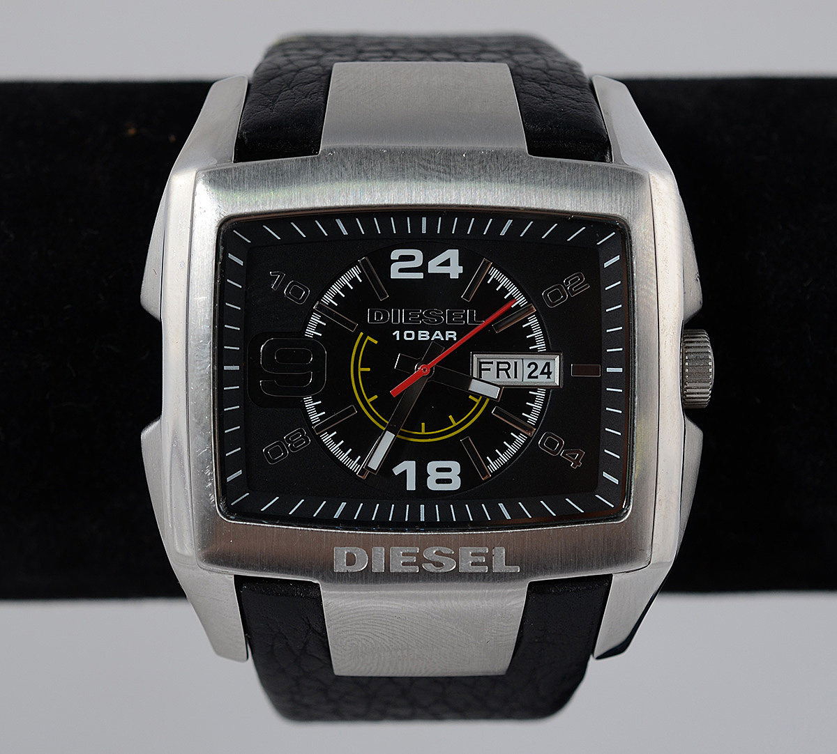 DIESEL - Relógio de aço, pulseira de couro - foto 1 de 4