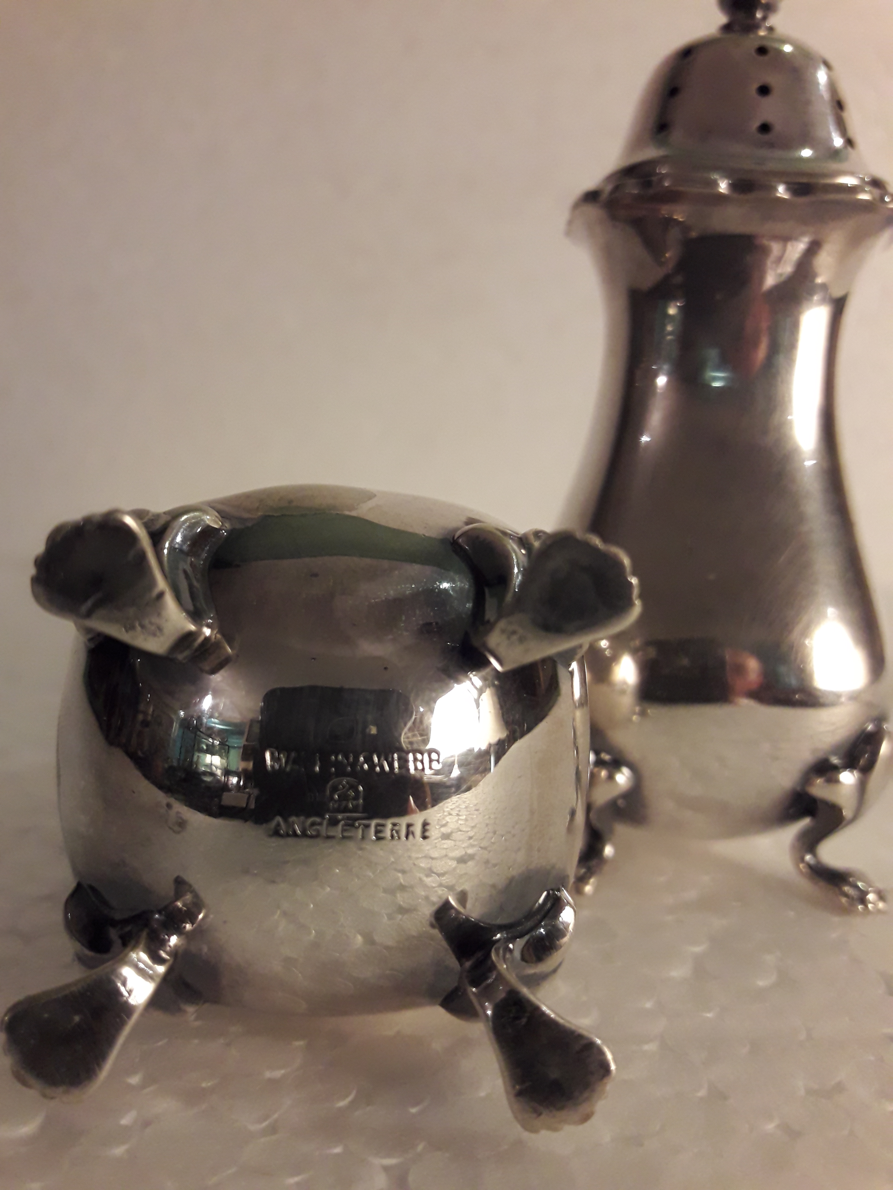 Par de saleiros – Mappin & Webb – Decoração lisa, feitio quadrado com... - foto 2 de 2
