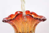 Cesta de Murano na cor laranja degradé com bolh... - Cesta de Murano na cor laranja degradé com bolhas decorativas internamente, alça retorcida .