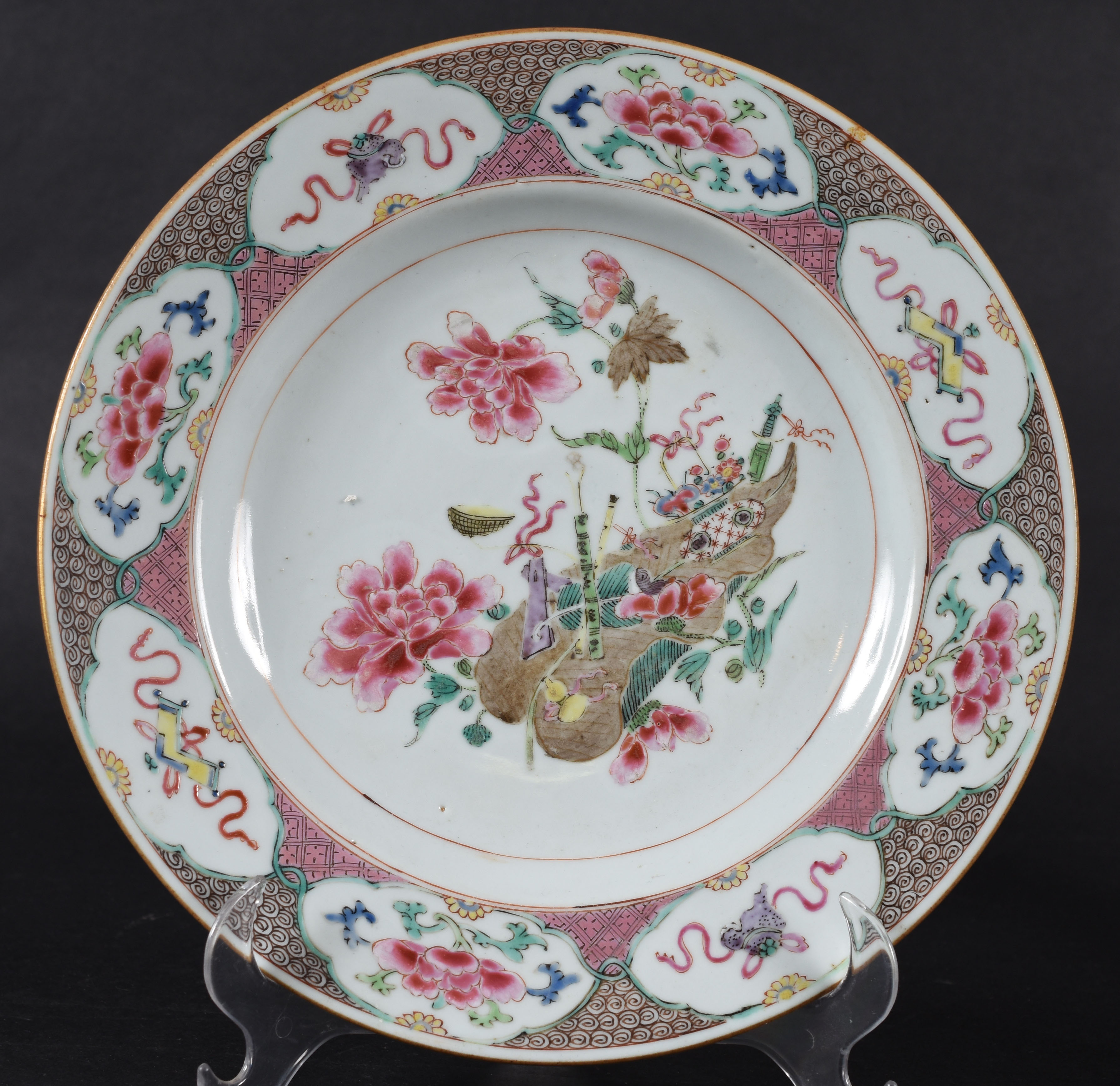 “Cia. das Índias” – Prato – Porcelana chinesa com esmaltes “família... - foto 1 de 2