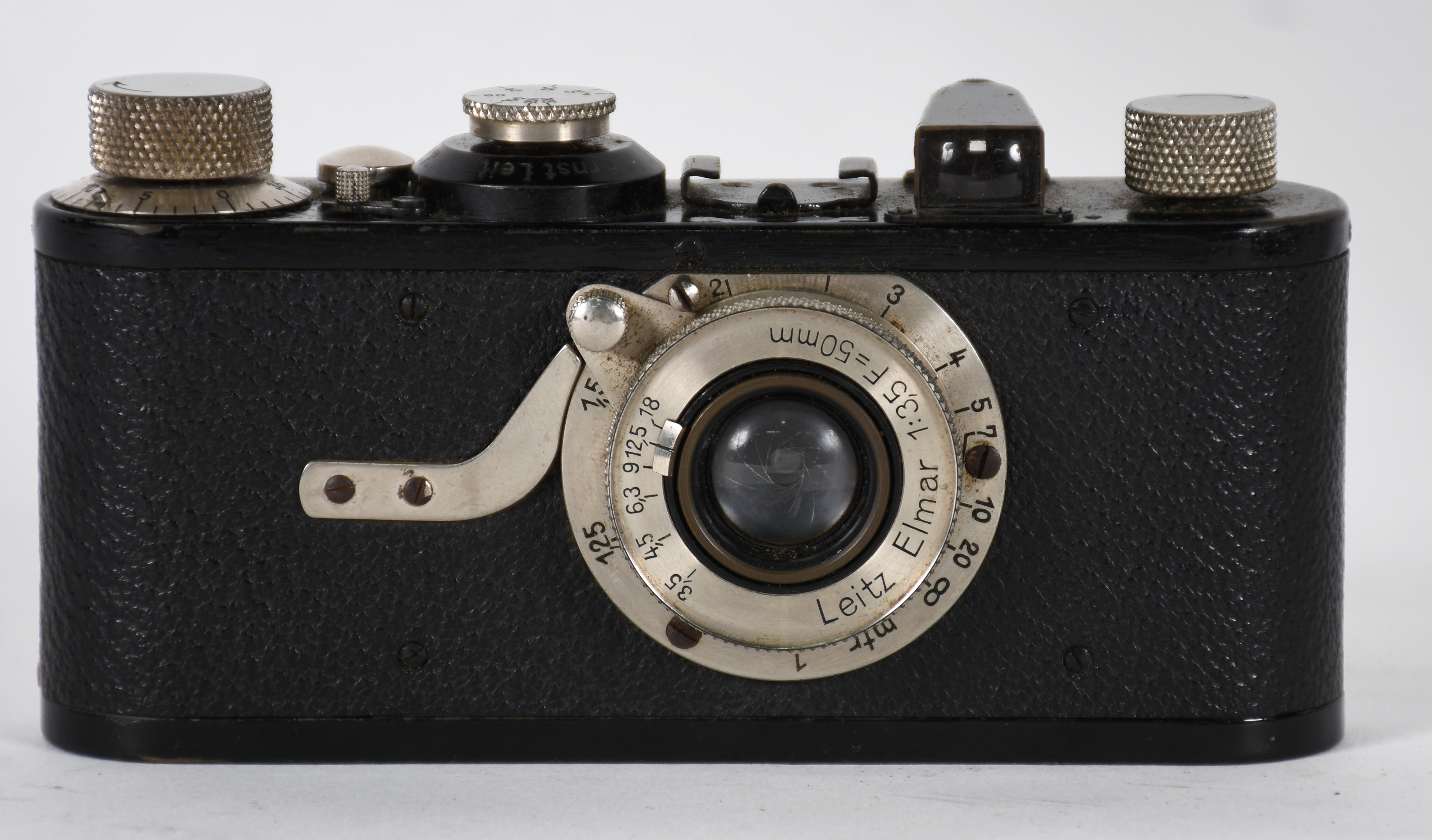 Duas peças, sendo: Liquidificador Walita anos 50 e máquina... - foto 3 de 9
