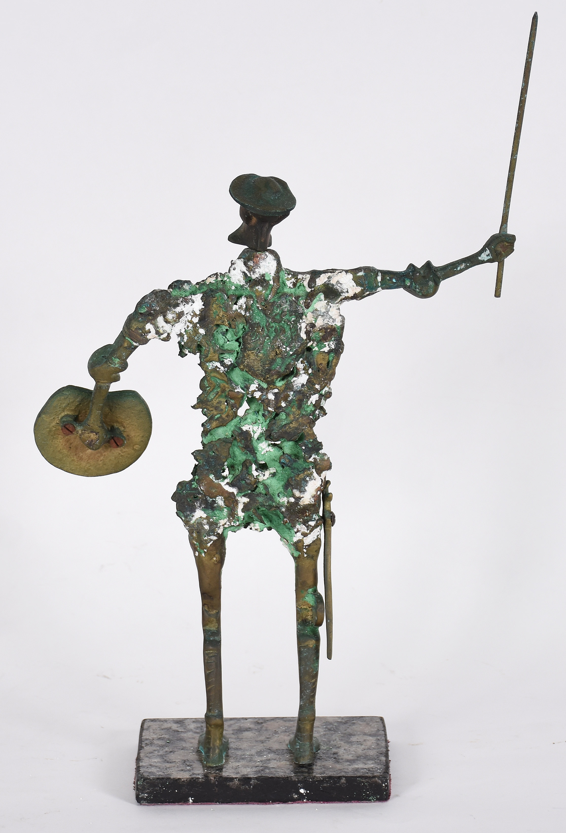 Escultura de metal representando D. Quixote . - foto 4 de 4