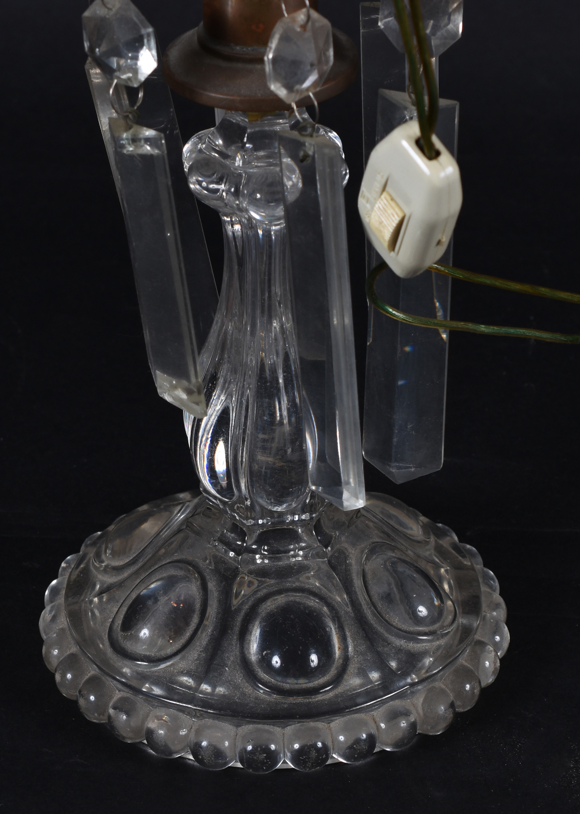 Lampião – Base em cristal Baccarat com pingentes, sem manga . França... - foto 3 de 3