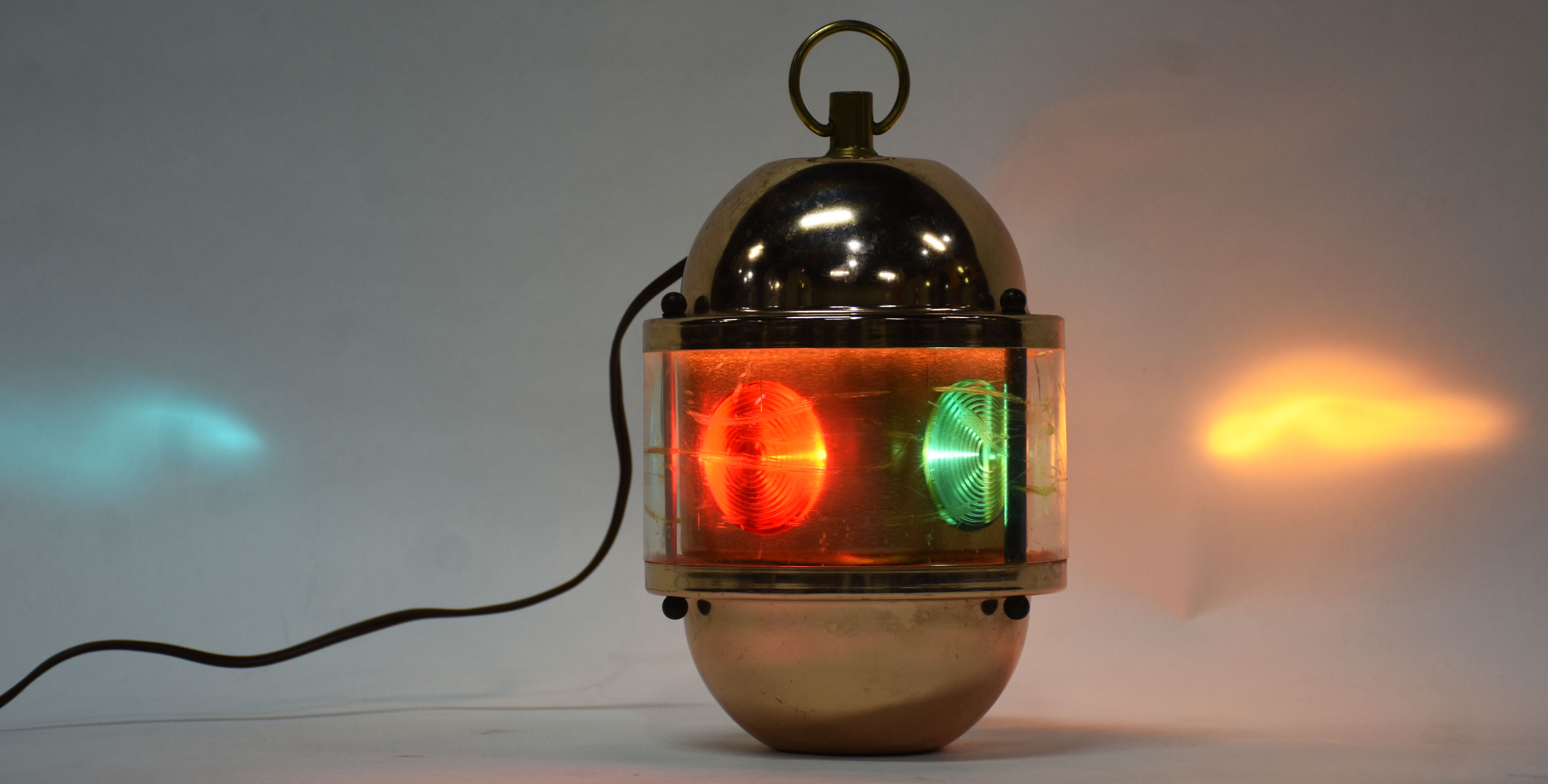 Lanterna elétrica de cobre americana "Swiss Golden Beacon", model 160... - foto 1 de 6