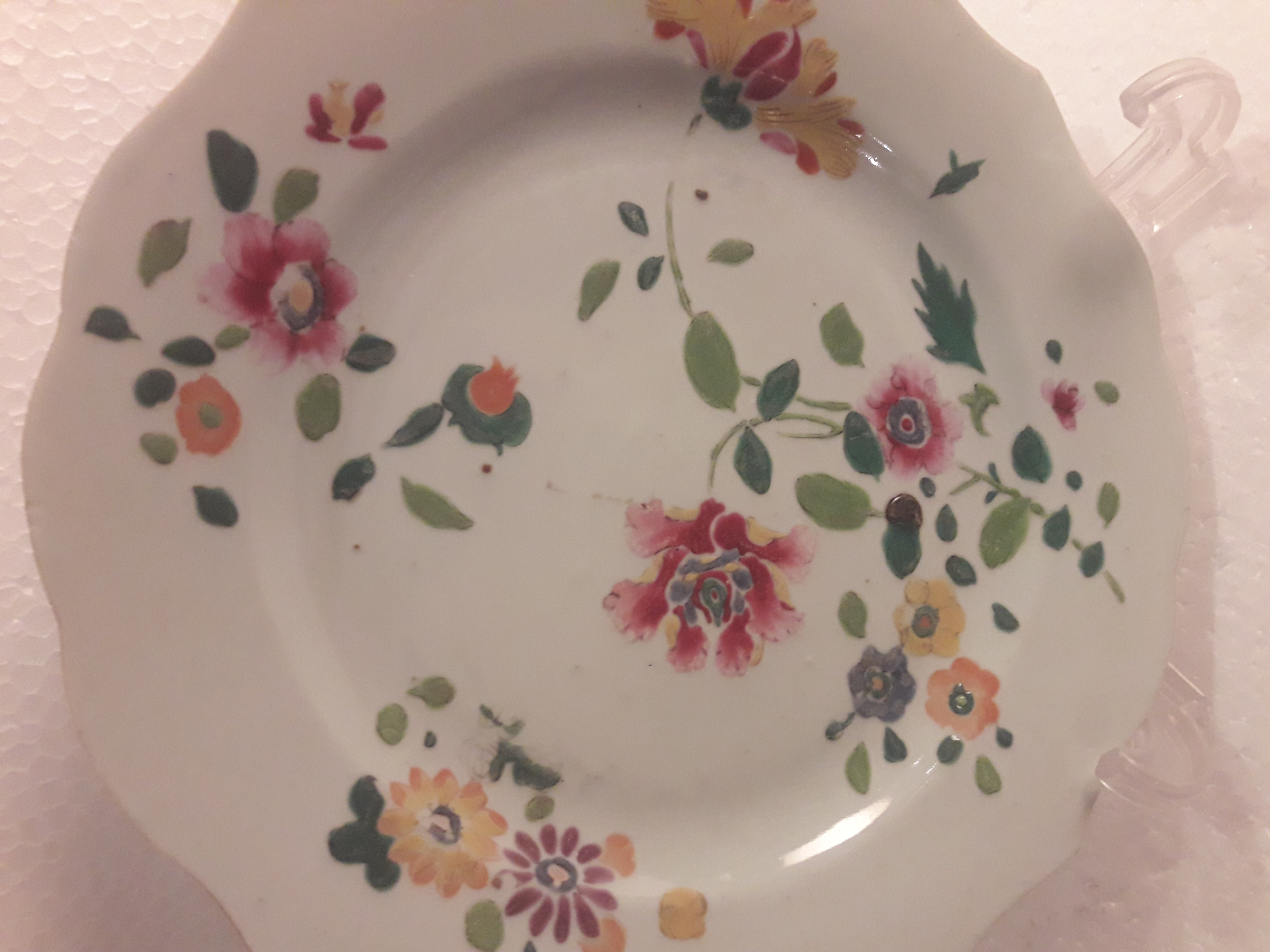 Cia. das Índias – Prato – Porcelana chinesa – Decoração floral em... - foto 2 de 2