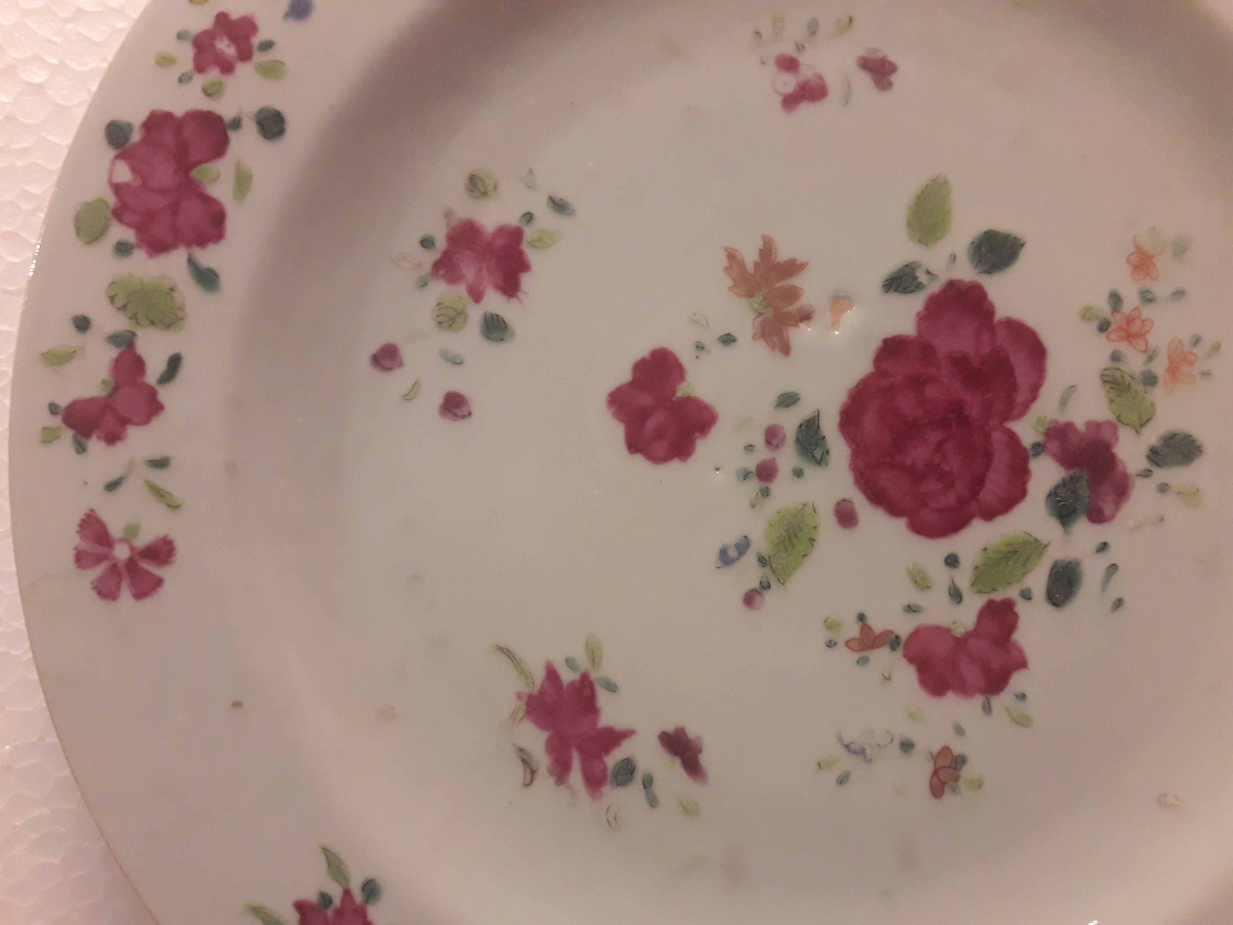 Cia das Índias – Prato – Porcelana chinesa – Decoração floral em... - foto 2 de 2