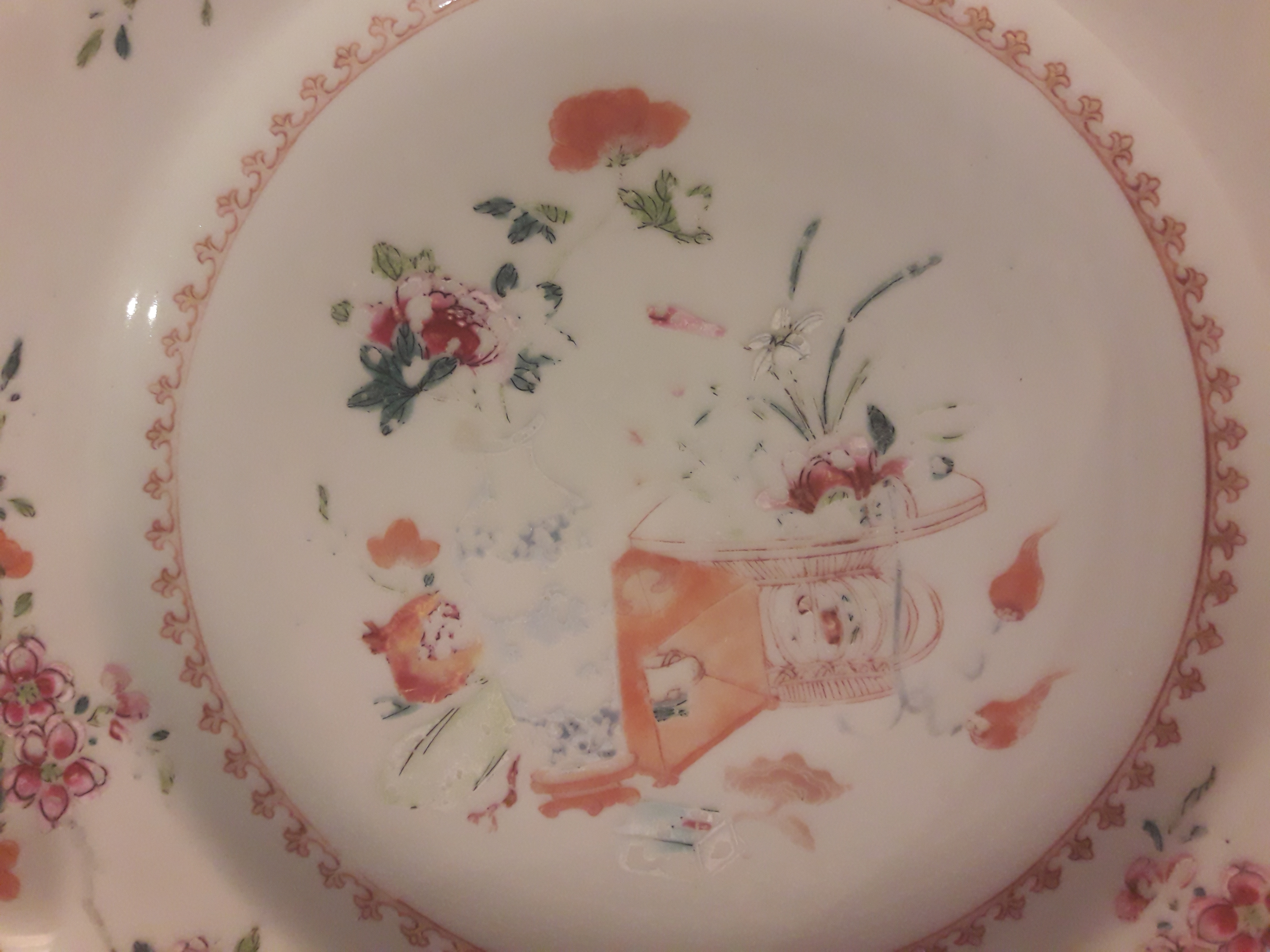 Cia. das Índias – Prato – Porcelana chinesa – Decoração floral em... - foto 2 de 2