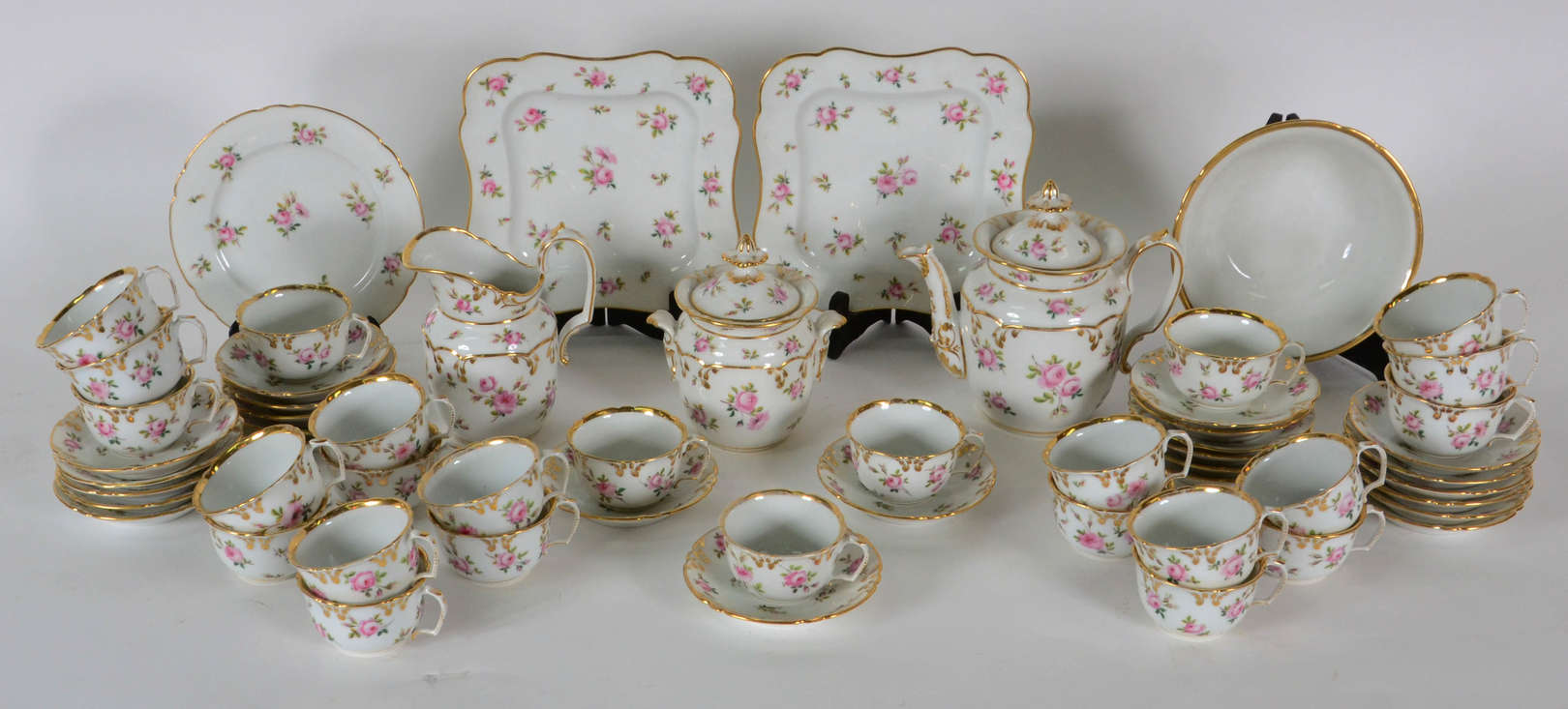 Serviço de chá de porcelana velho Paris , decorada com flores em... - foto 1 de 2