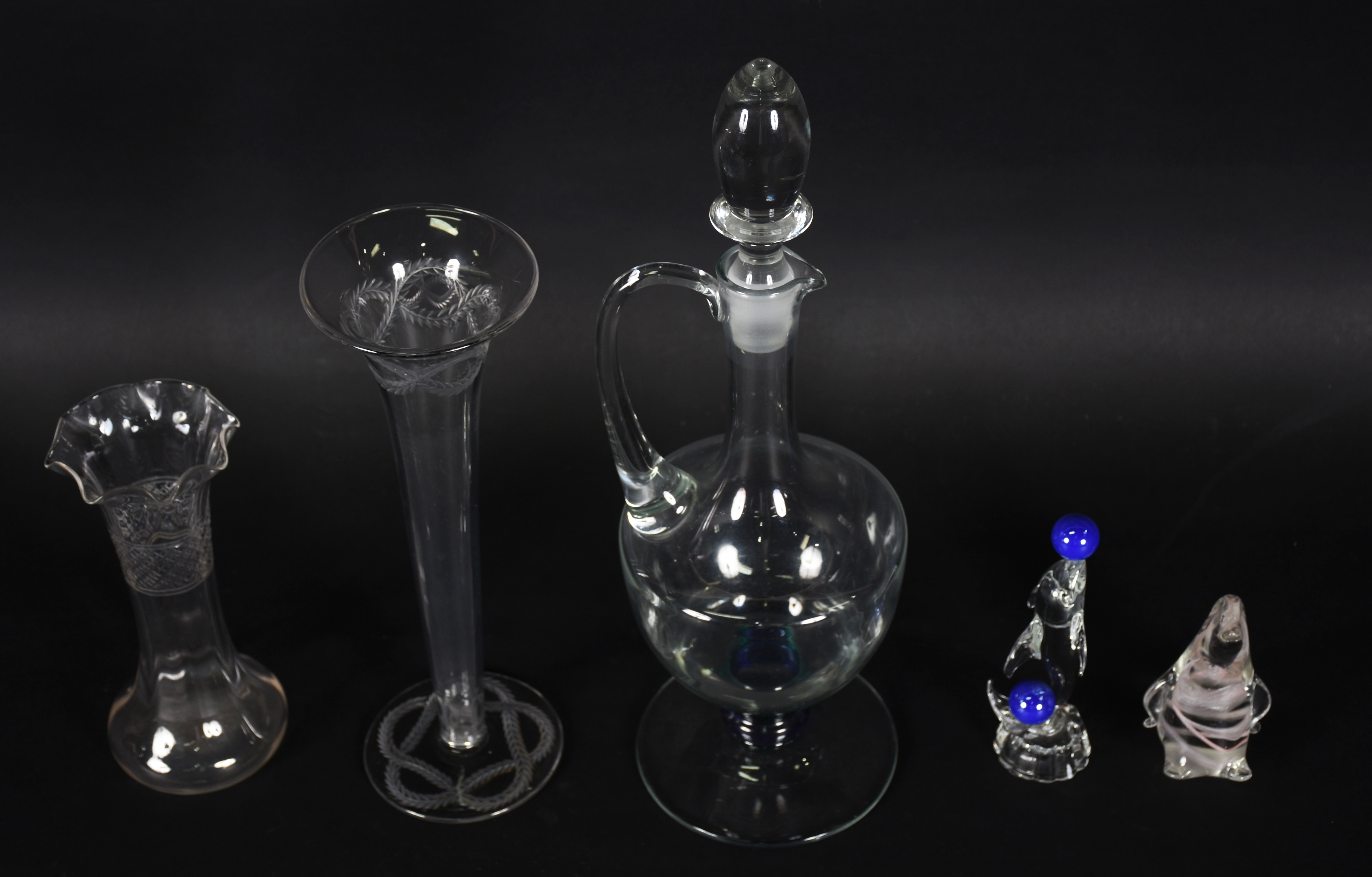 Cinco peças , 2 vasos , 2 esculturas de vidro e licoreira de vidro . - foto 2 de 4