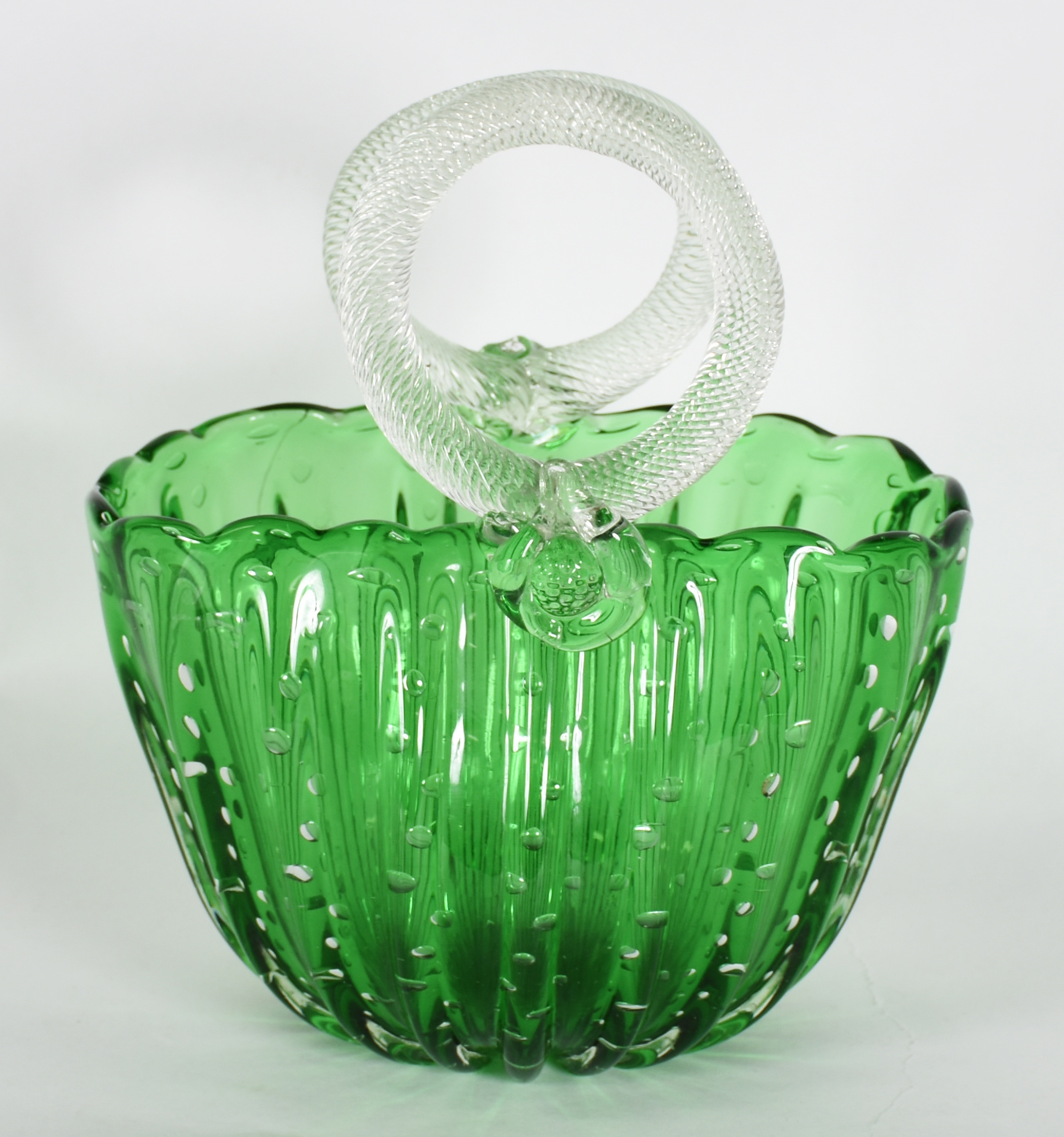 Cesta italiana de Murano verde com alça transparente, década de 60. - foto 1 de 3