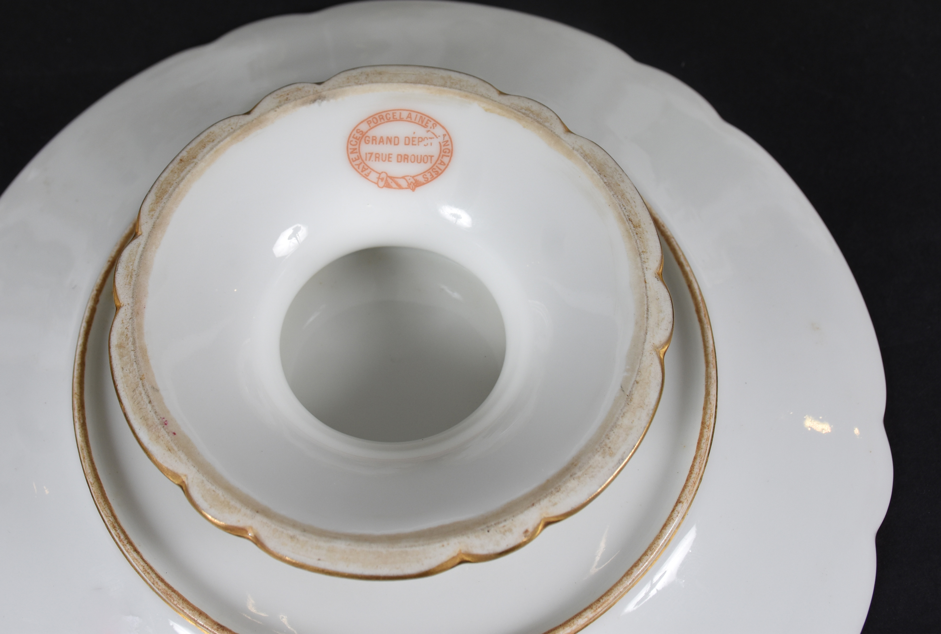 Conjunto para bolo – Porcelana francesa, marca – Decoração em verde e... - foto 3 de 4