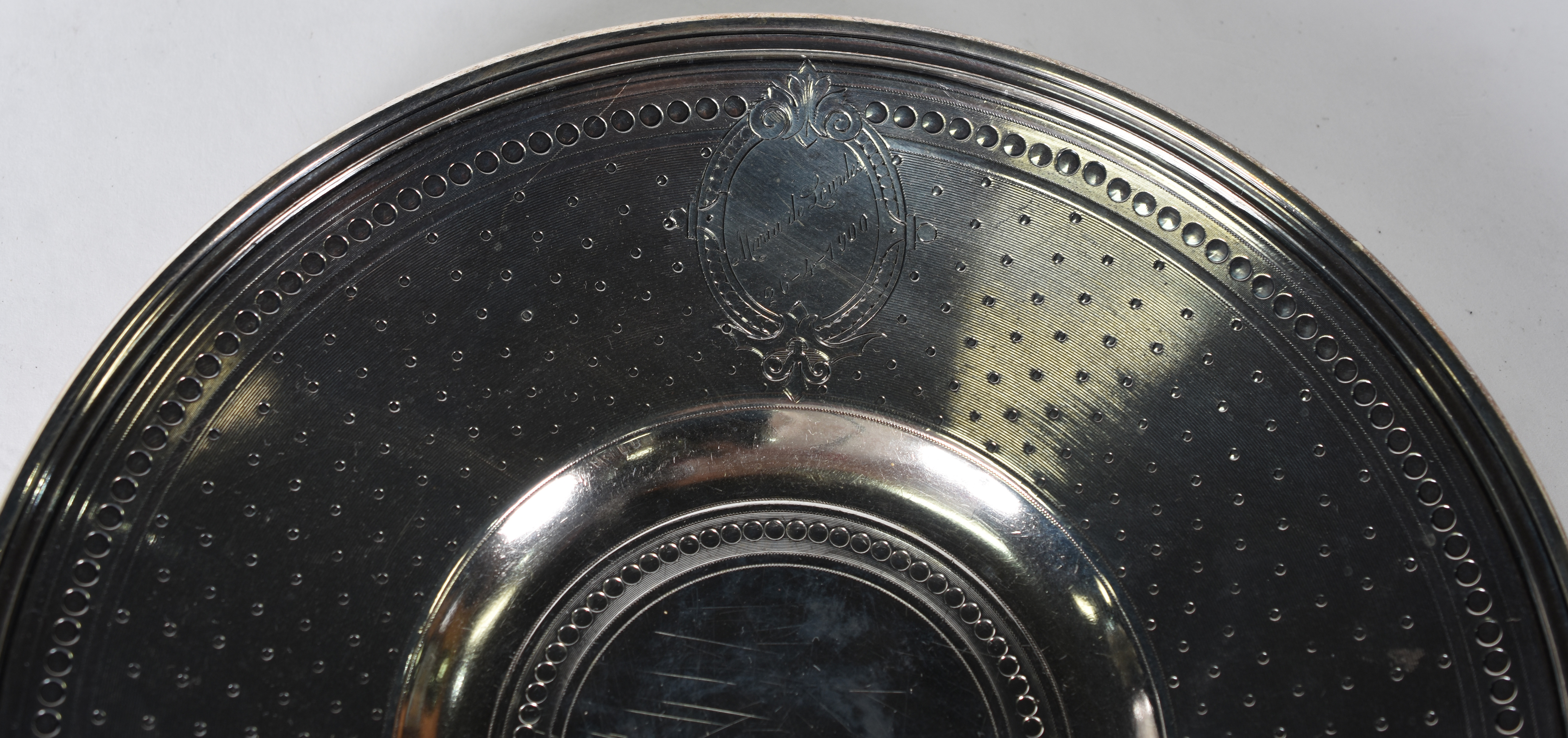 Bowl com prato de prata francesa contrastada, ricamente cinzelada... - foto 4 de 8