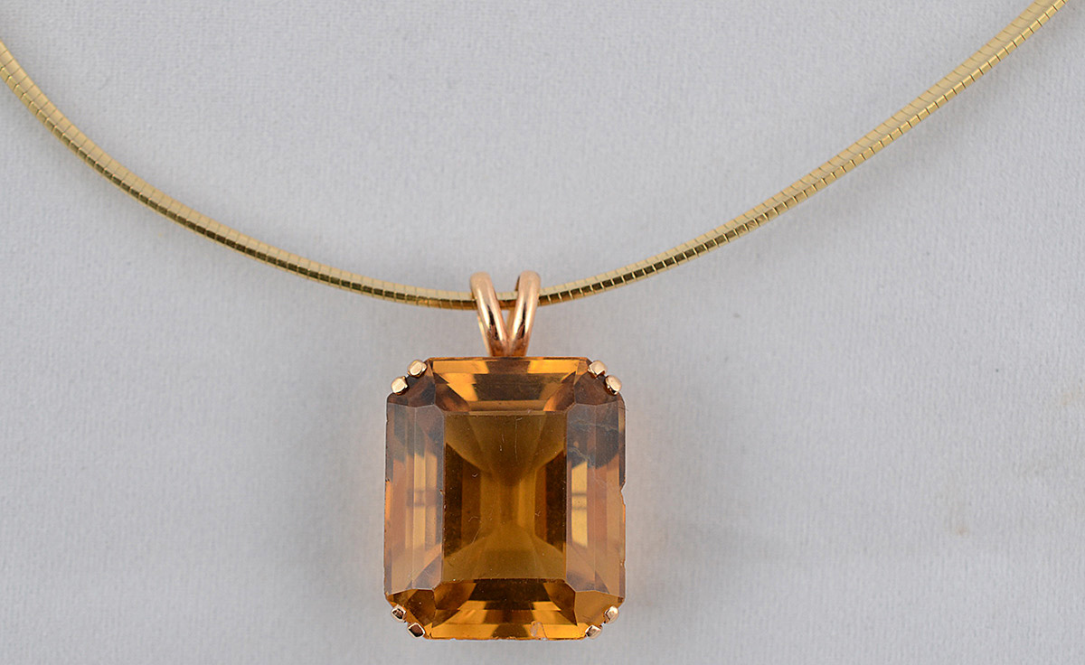 Colar de ouro amarelo com pendente de topázio amarelo (medidas 2,2 x... - foto 1 de 3