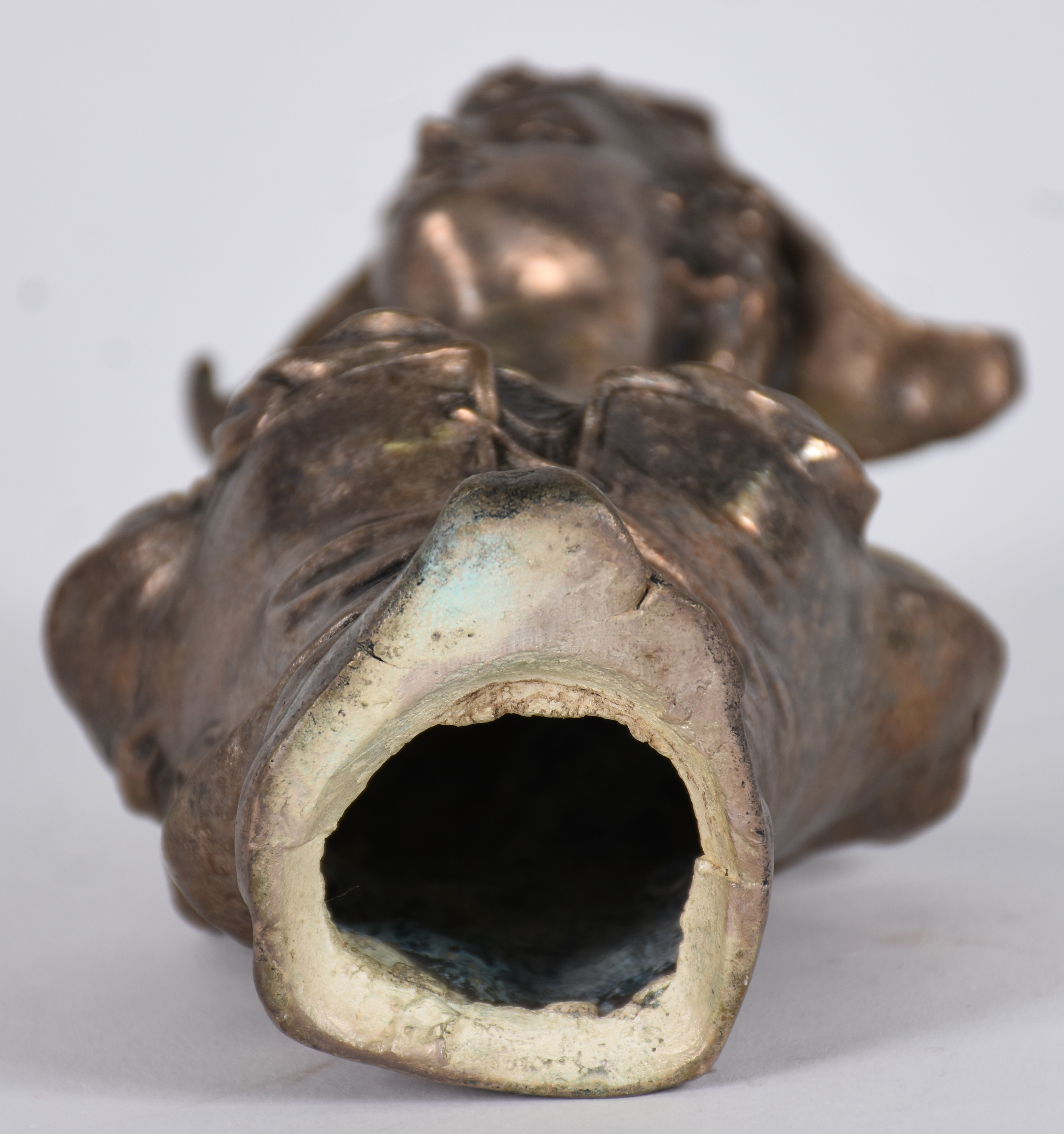 Busto assinado, datado de 1893. - foto 4 de 5