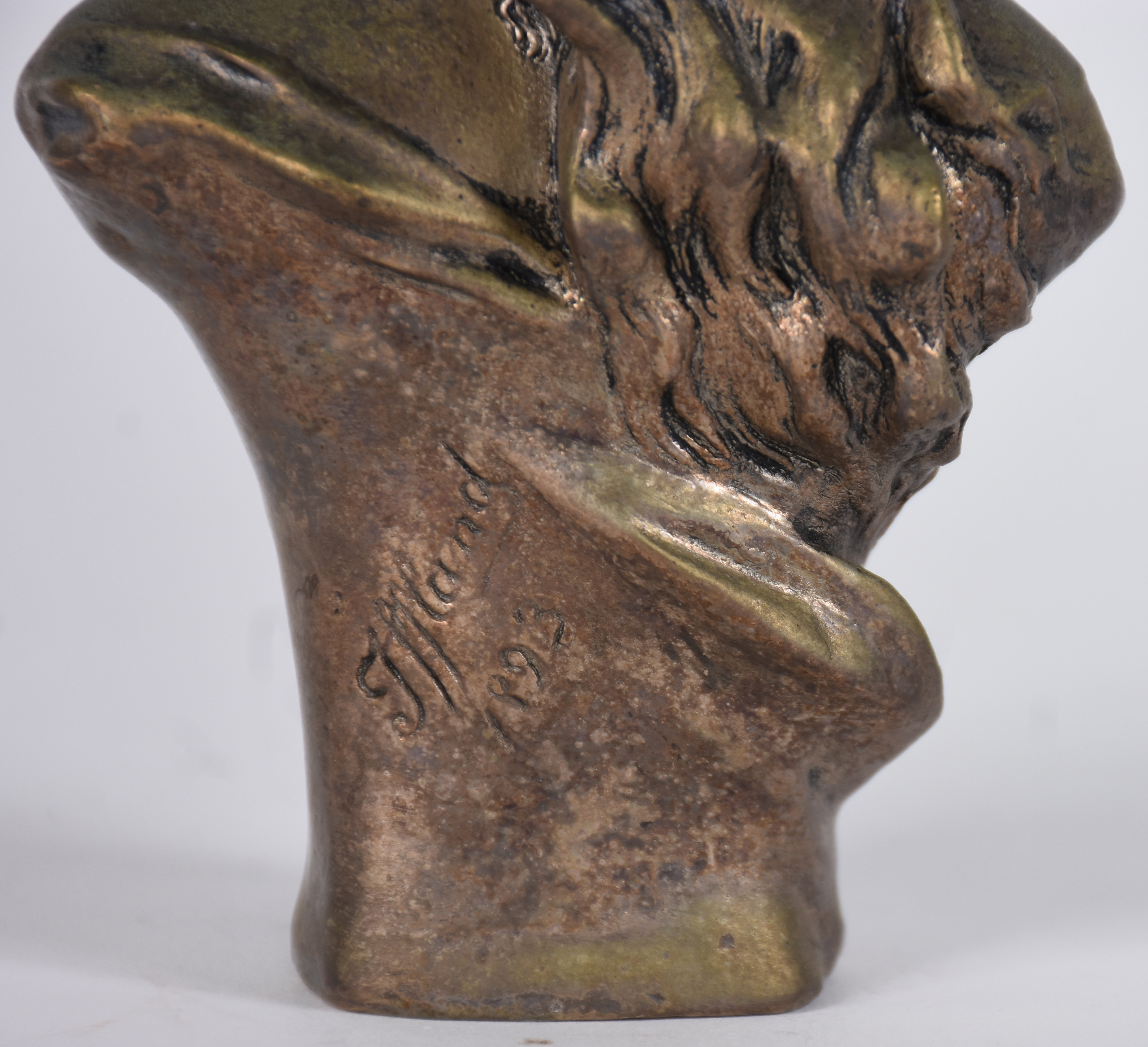 Busto assinado, datado de 1893. - foto 5 de 5