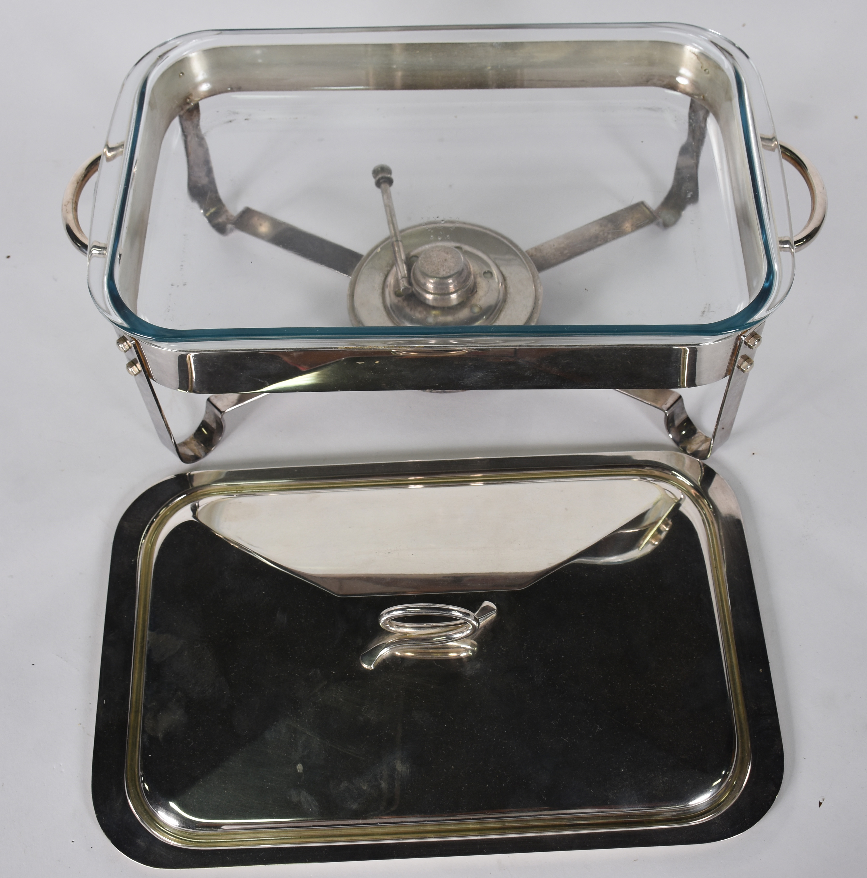 Porta pirex com rechaud de metal prateado com pirex. - foto 3 de 4