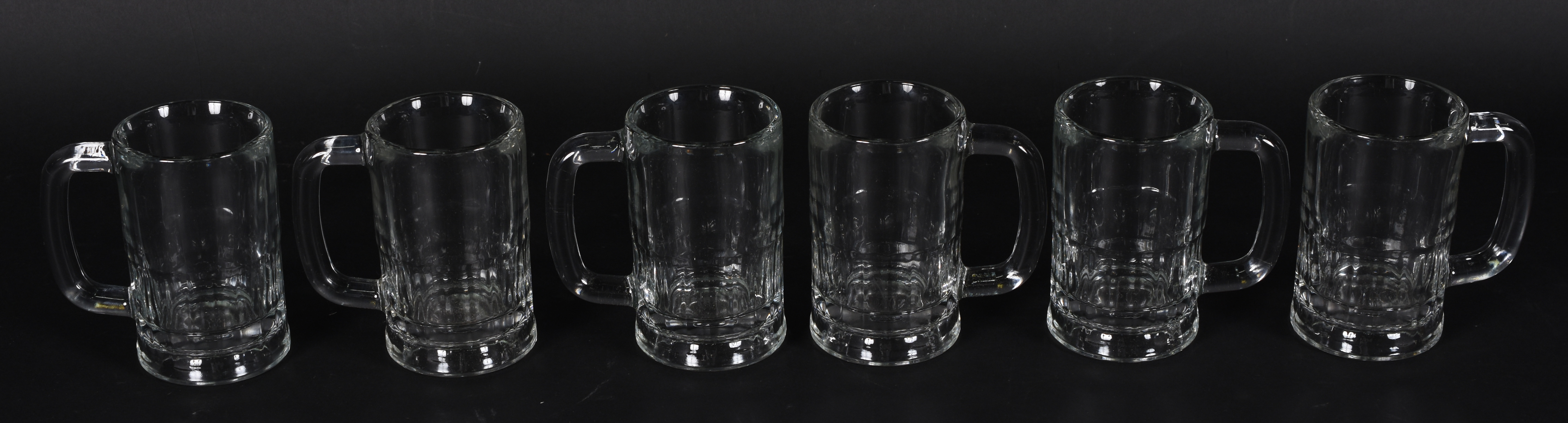 Seis canecas de vidro para cerveja. - foto 4 de 5