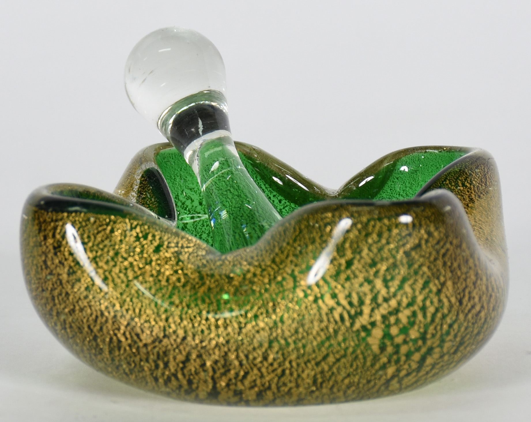 Cinzeiro de Murano italiano verde com pó de ouro e pilão em vidro... - foto 2 de 3