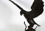 RICARDO DE MINGO,  - Escultura  de bronze representando águia.