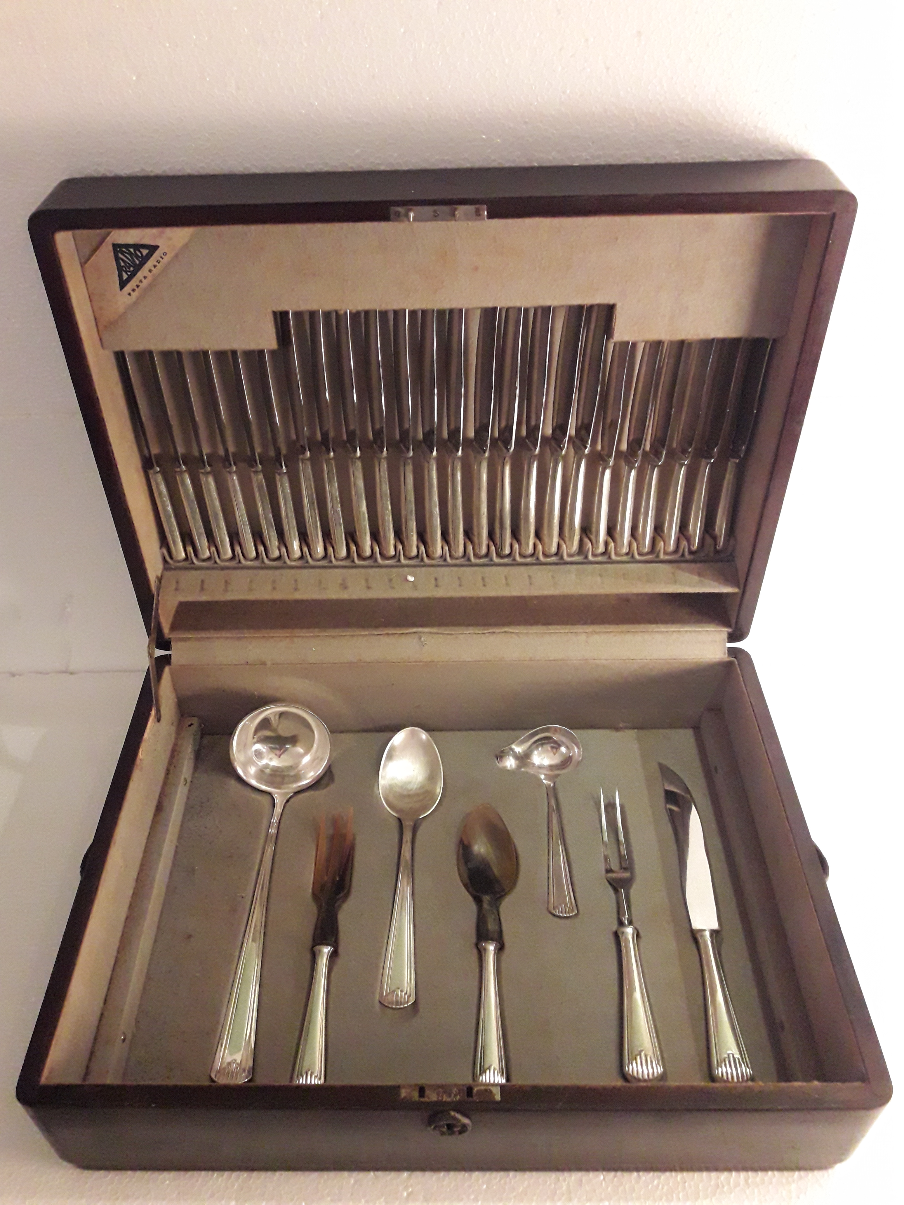 Faqueiro “Art Deco”- “Silver plate” Eberle Decoração gomada nas... - foto 2 de 3
