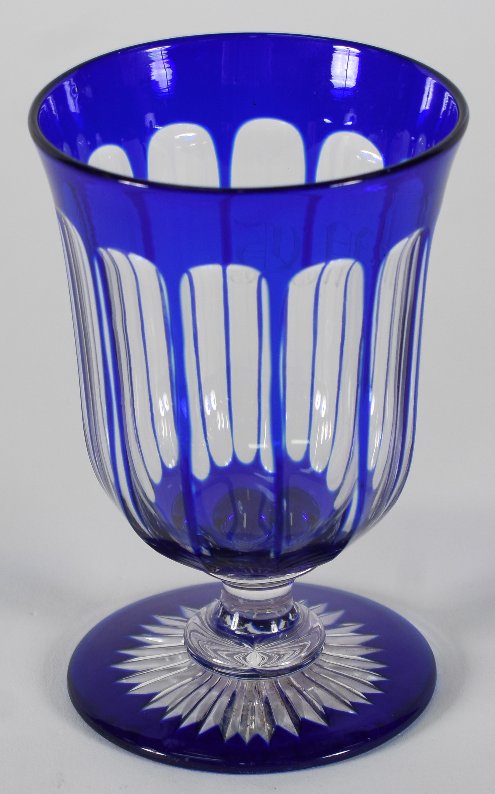 BACCARAT - copo de cristal frances doublé azul lapidado, como... - foto 3 de 4