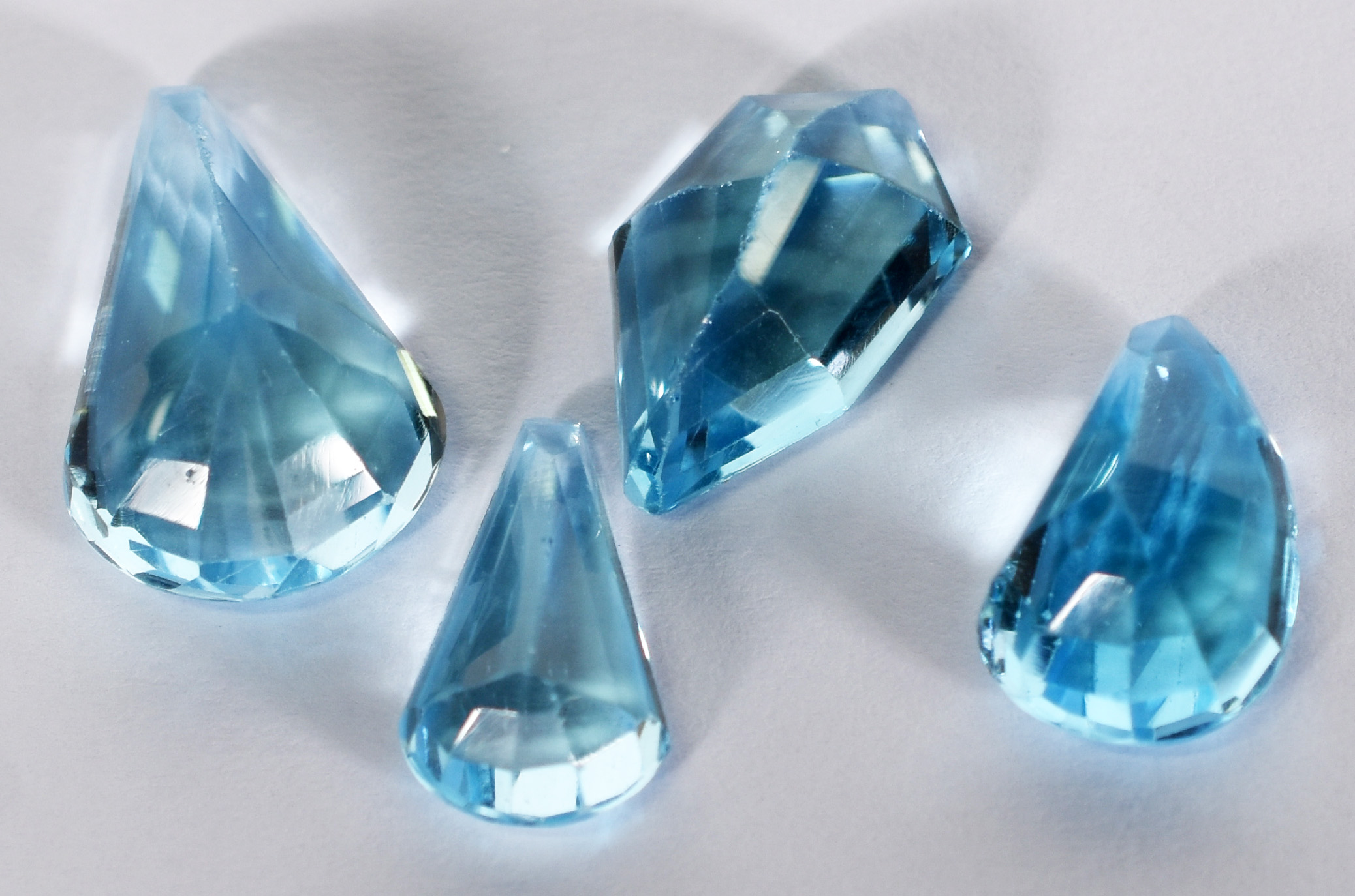 Pedras de topázio azul 60cts. (por questão de segurança a peça não se... - foto 1 de 2