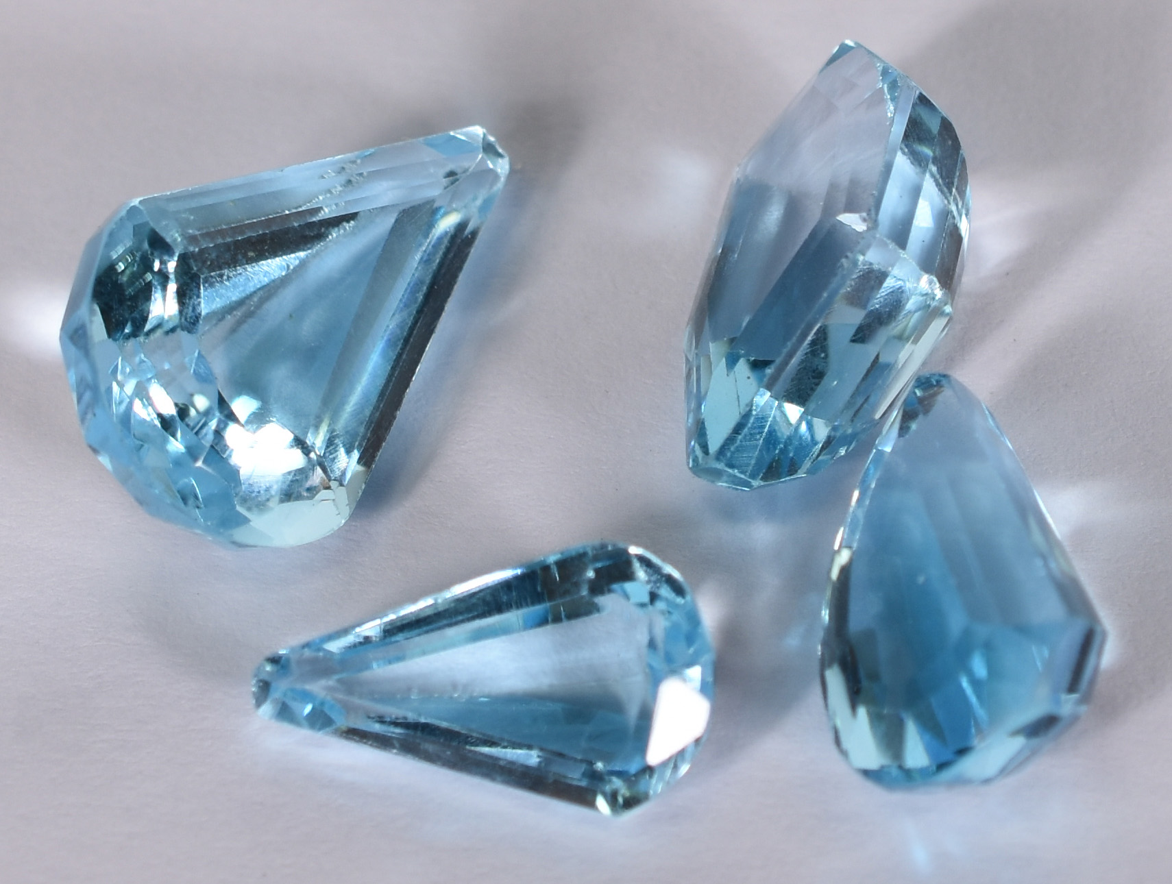 Pedras de topázio azul 60cts. (por questão de segurança a peça não se... - foto 2 de 2