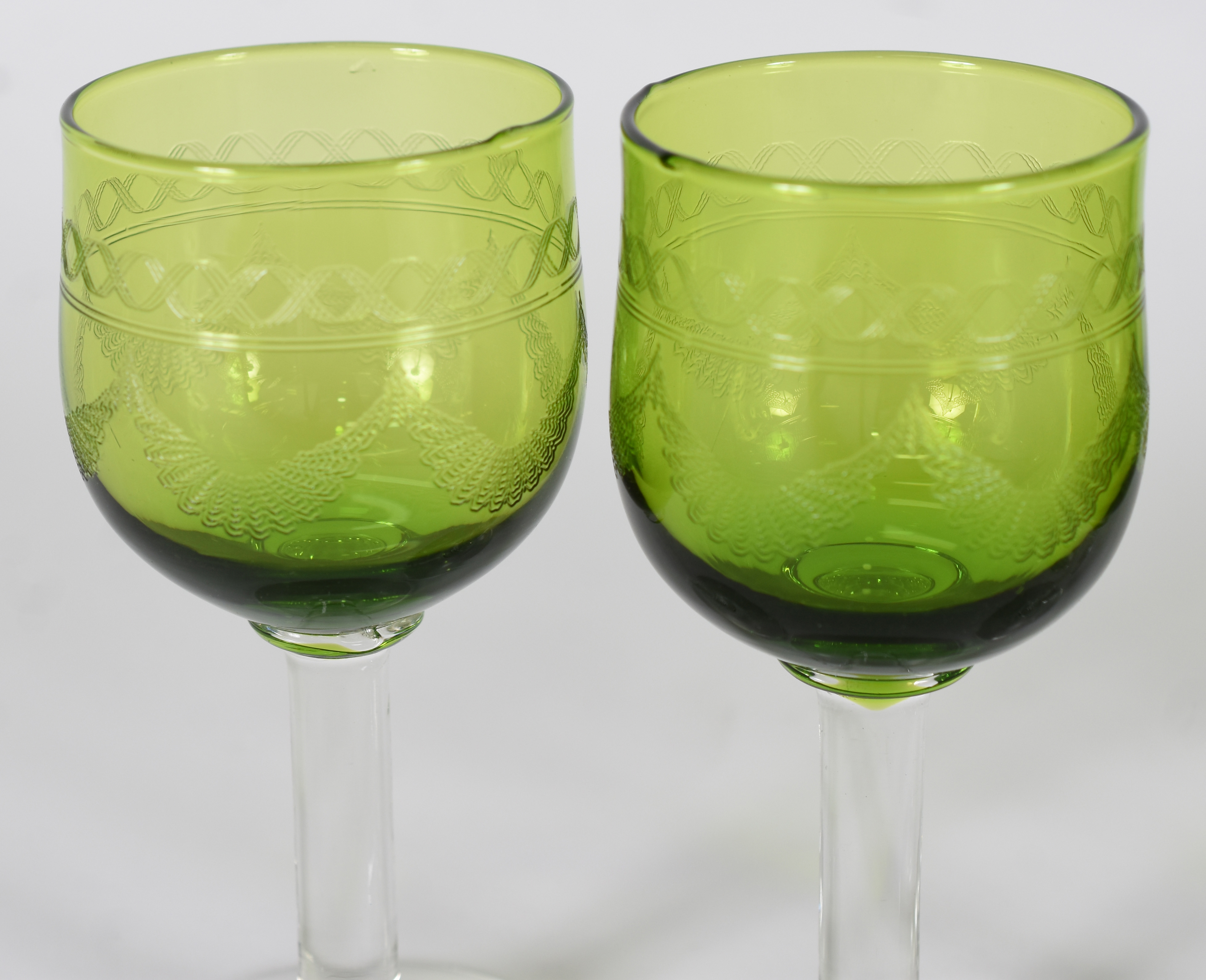 Seis taças Saint Louis verde com guirlandas , 4 para vinho do Porto... - foto 3 de 3