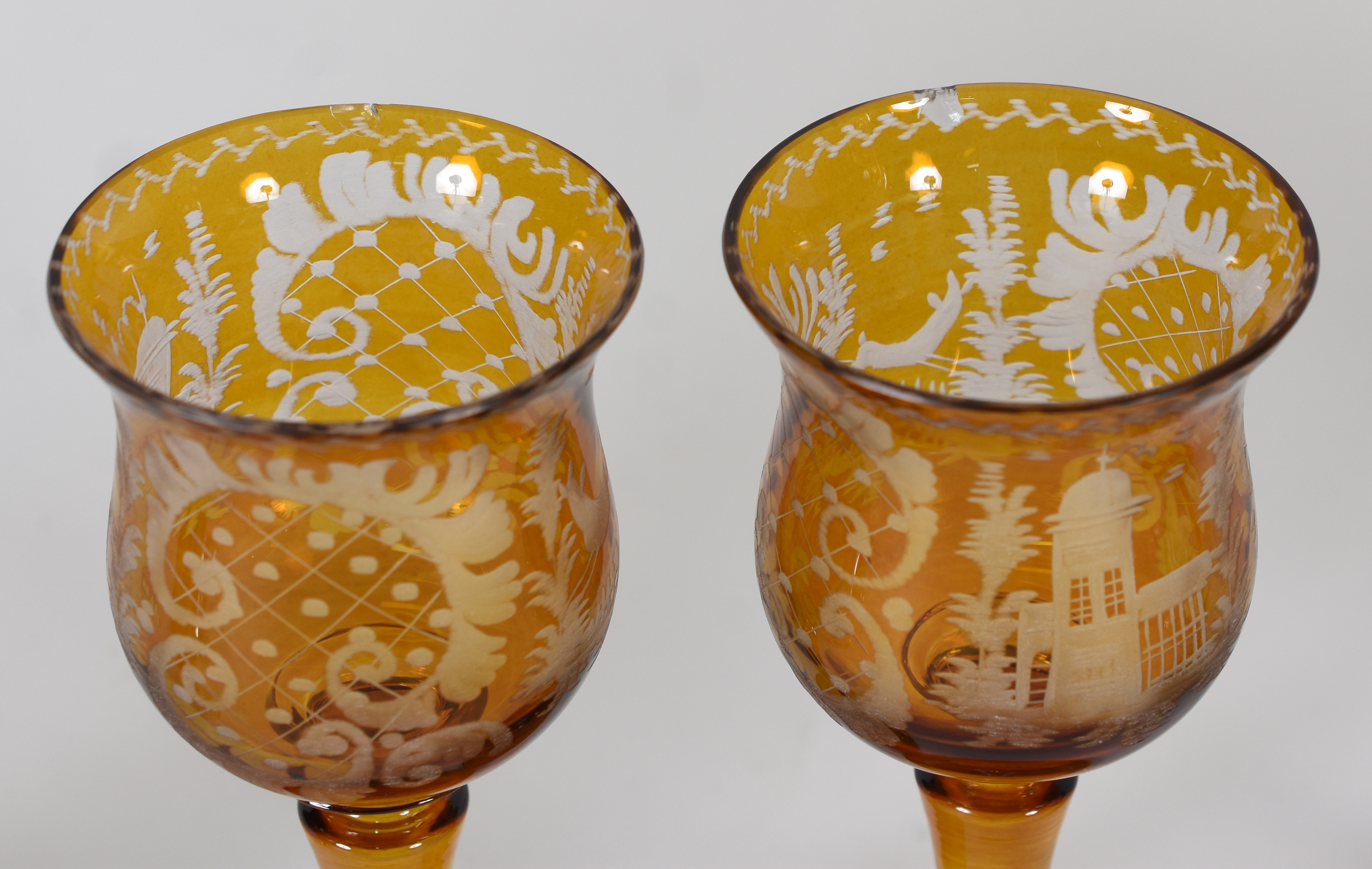 Nove taças de cristal lapidadas , vários modelos .( 2 bicados ) - foto 3 de 5