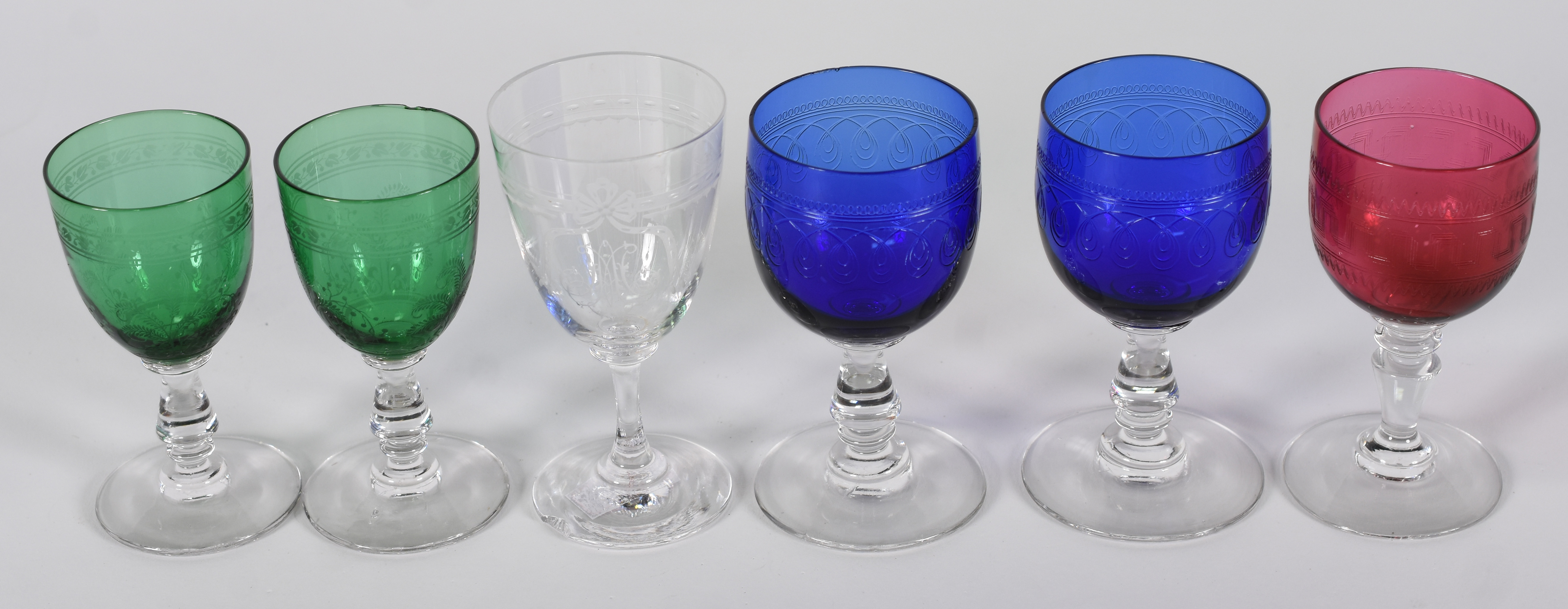 Seis taças de cristal Saint Louis com guirlandas para vinho do Porto... - foto 2 de 4