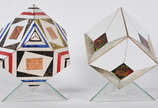 Dois cubos decorativos  com bases em acrílico . - Dois cubos decorativos  com bases em acrílico .