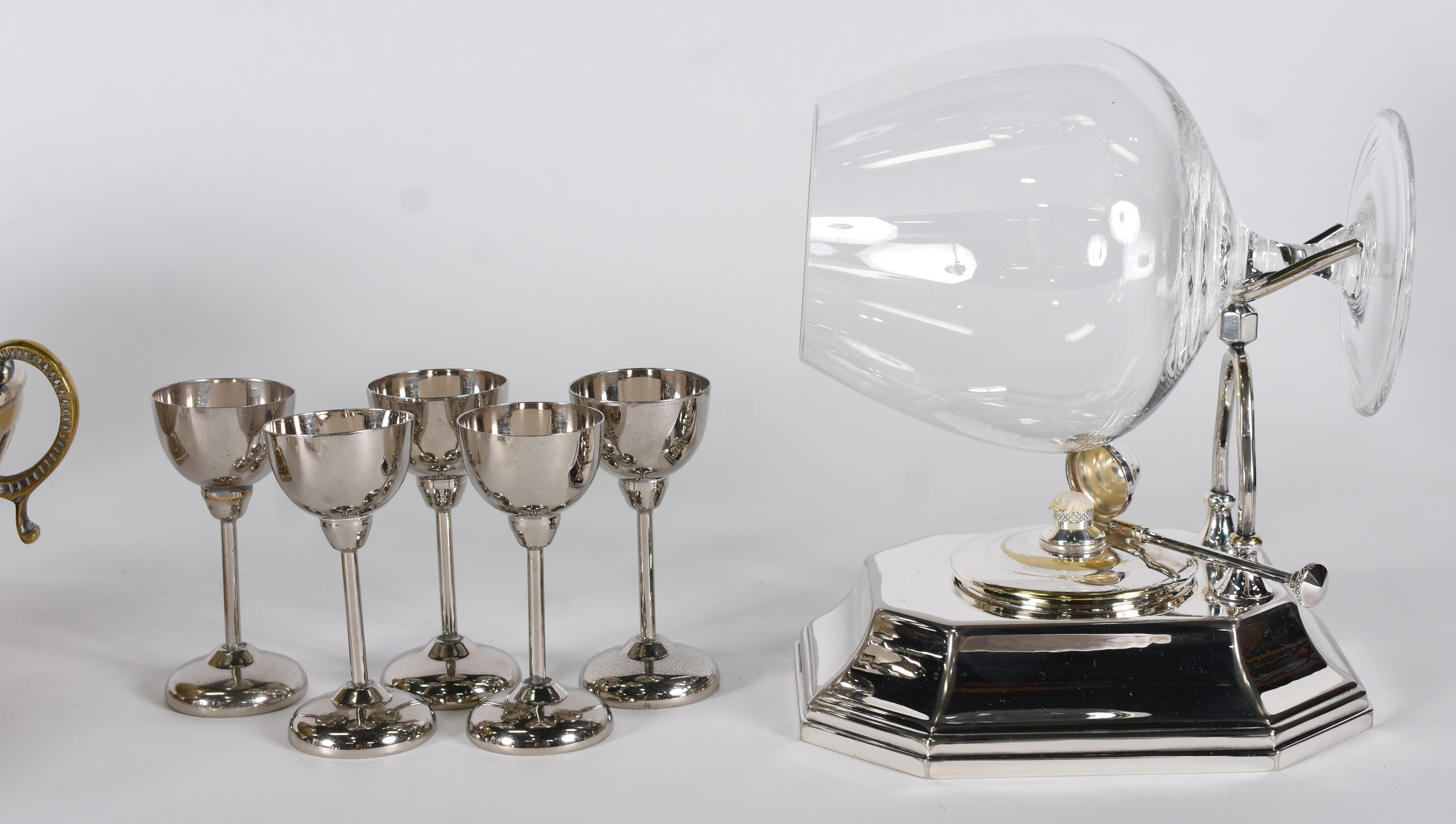 Diversas peças de metal: Aquecedor de cognac com copo , pequeno balde... - foto 2 de 6