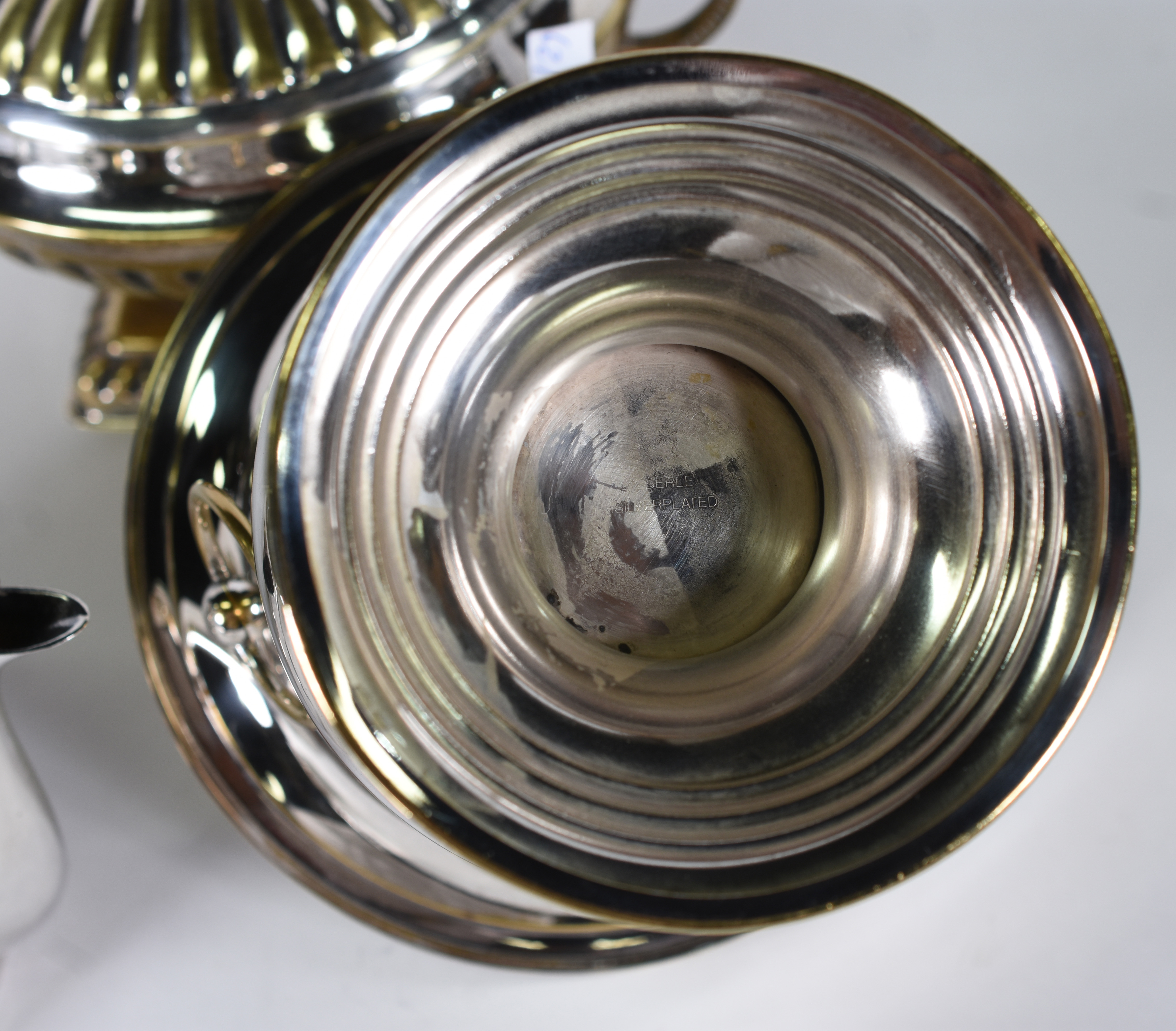 Diversas peças de metal: Aquecedor de cognac com copo , pequeno balde... - foto 3 de 6