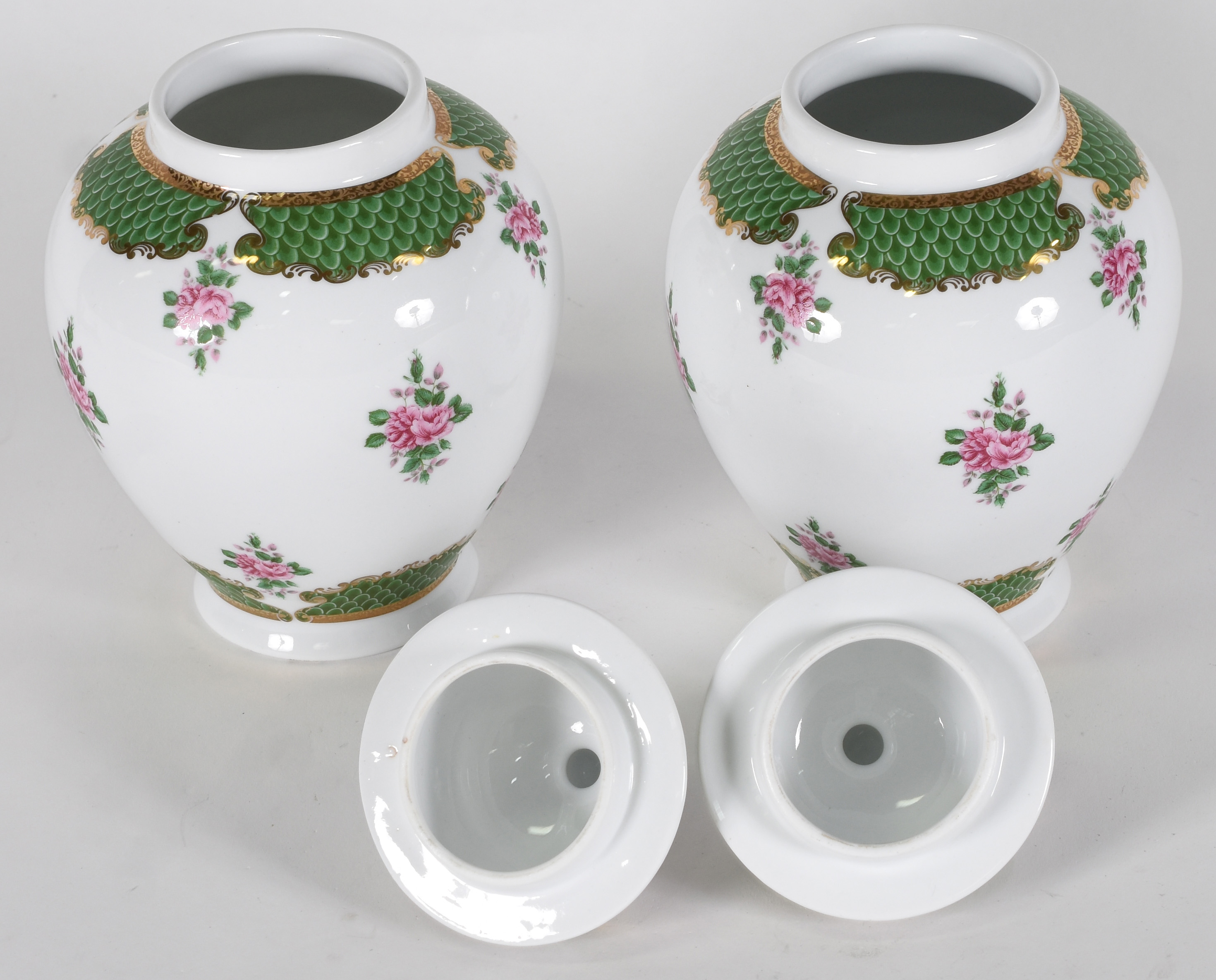 Par de potiches de porcelana italiana decorados á mão . - foto 3 de 5