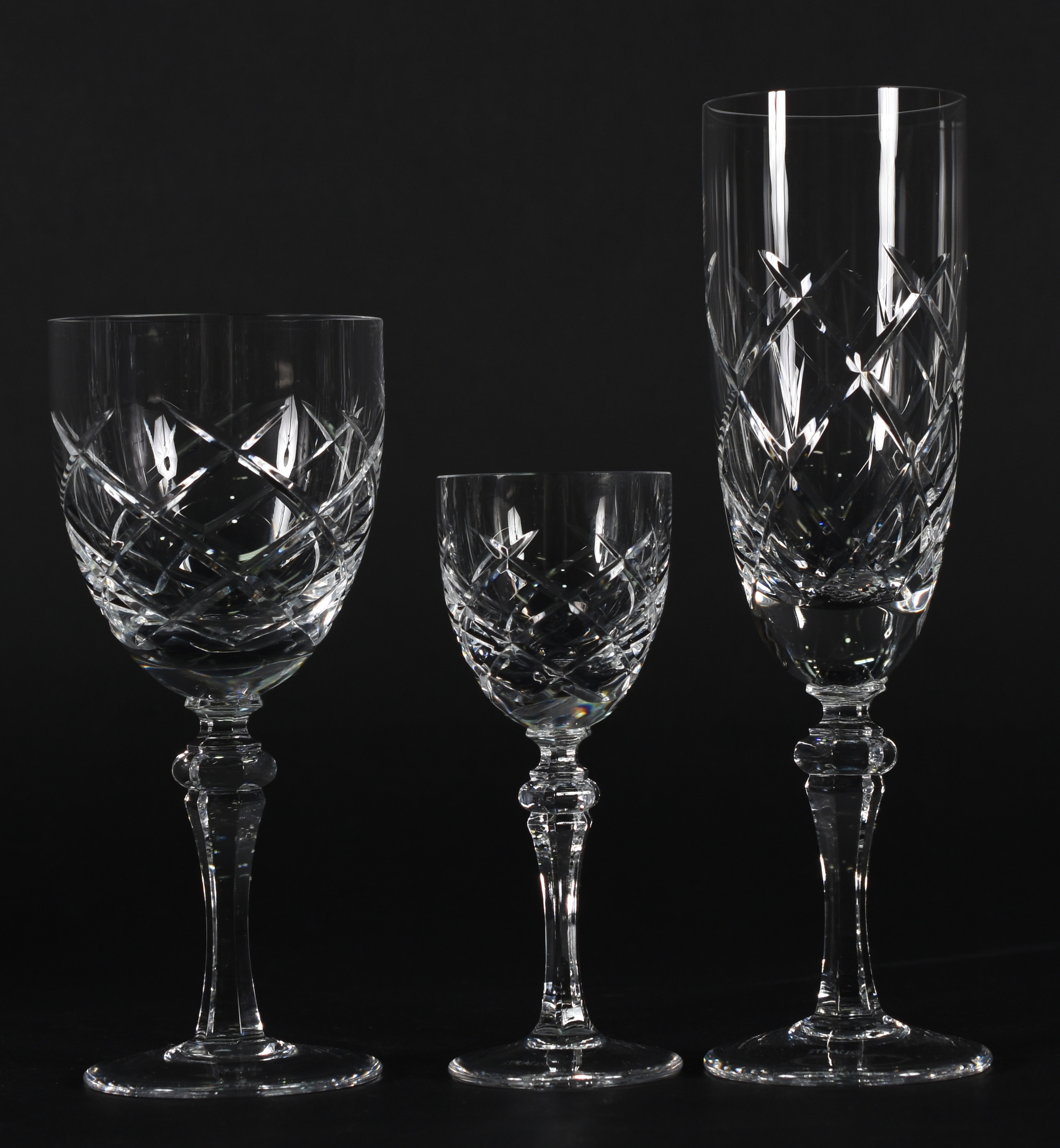 Serviço de cristal Strauss lapidado com frisos , 6 flutes, 3 para... - foto 5 de 5