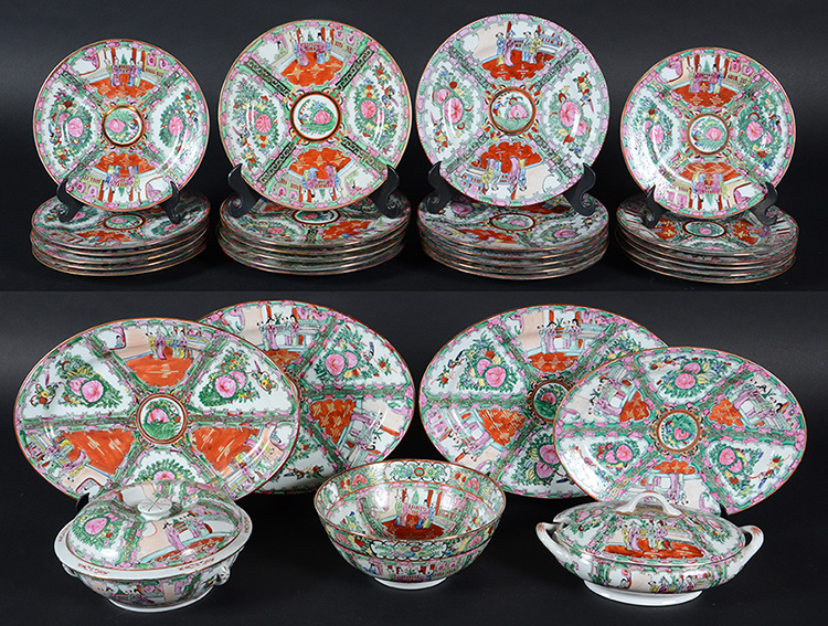 Serviço de jantar de porcelana oriental, sendo: 12 pratos grandes, 12...