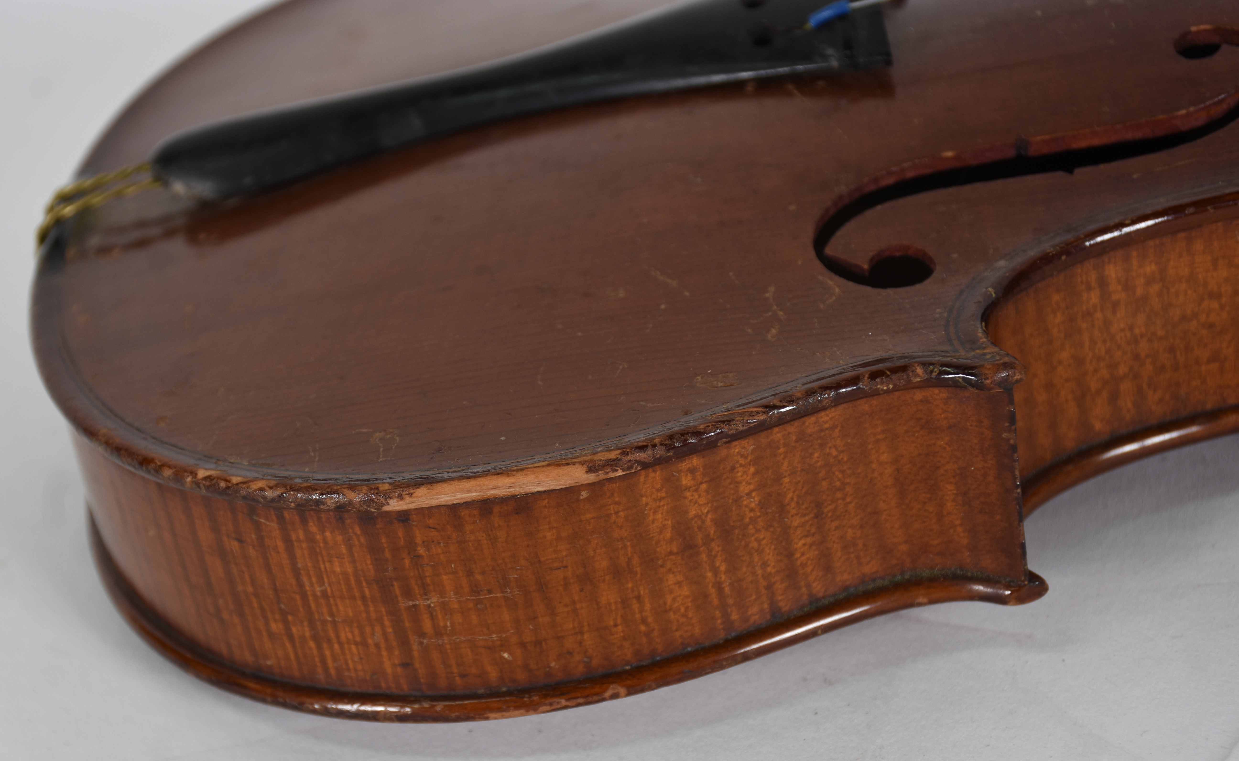 Violino modelo Antonius Stradivarius . (No Estado, faltando cordas e... - foto 4 de 8