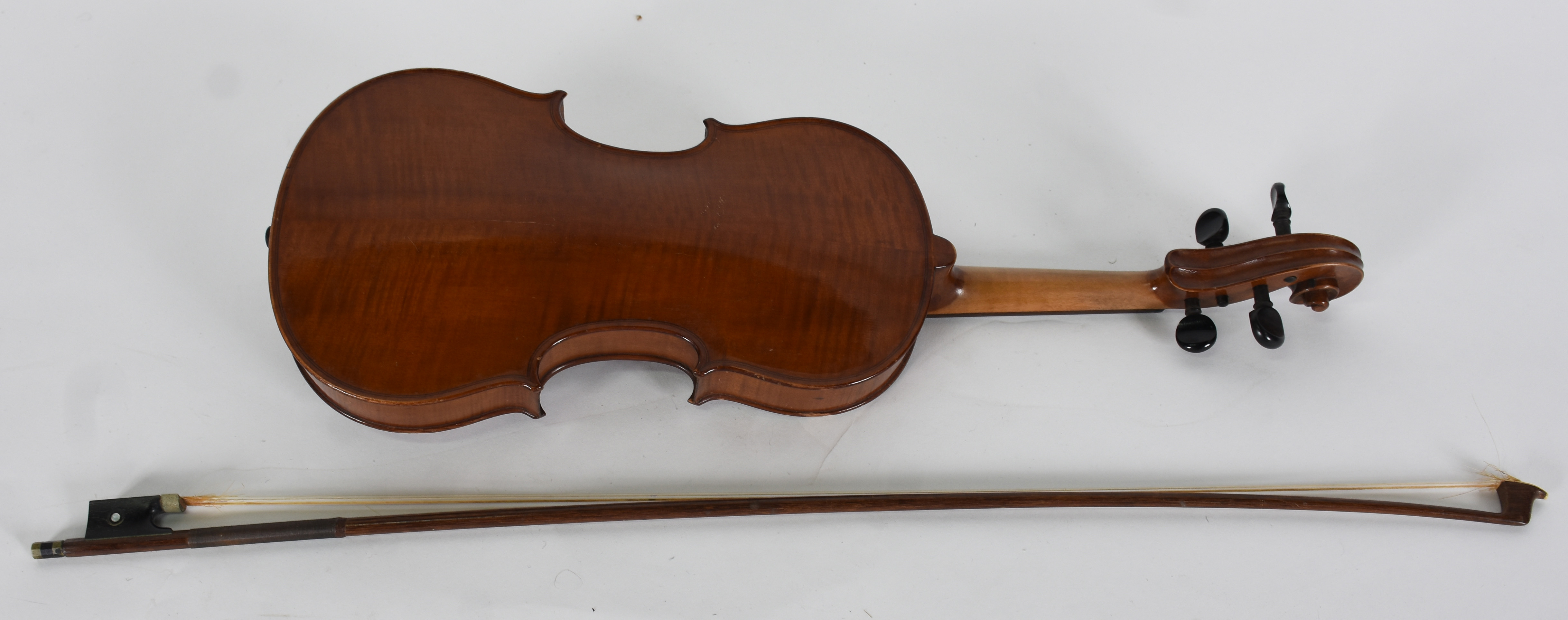Violino modelo Antonius Stradivarius . (No Estado, faltando cordas e... - foto 5 de 8