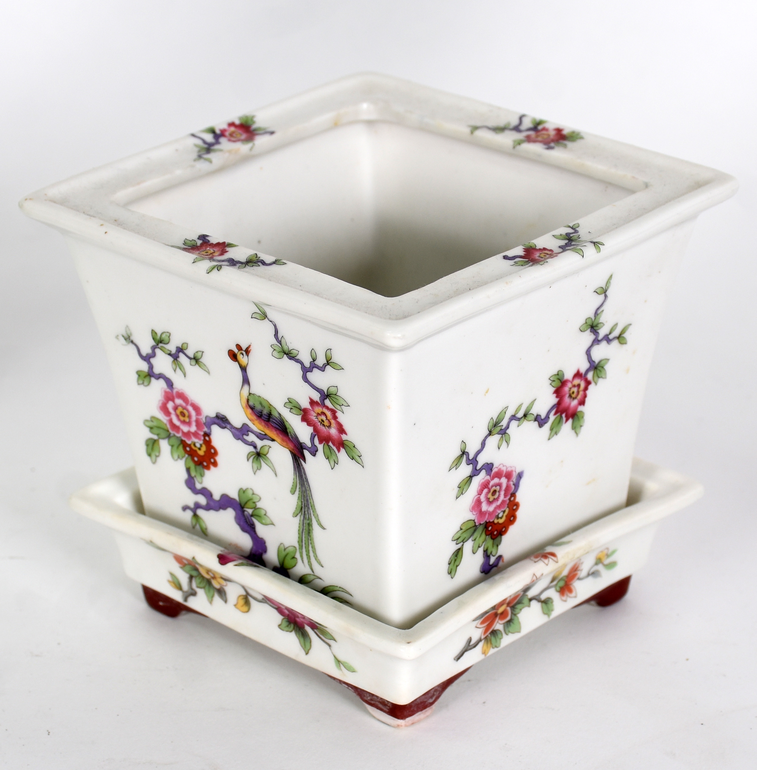 Diversas peças : Pote de opalina , 2 porta pimenta de porcelana com... - foto 5 de 8