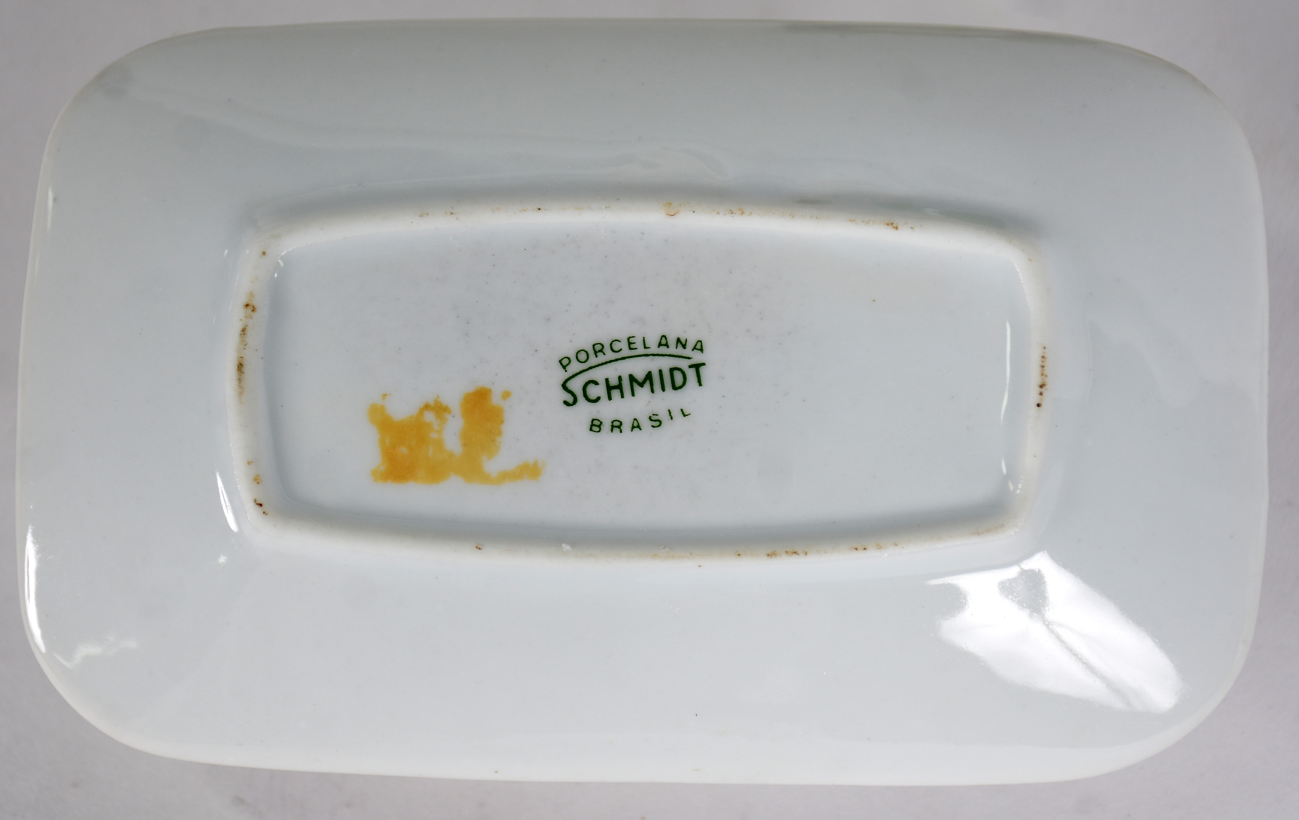 Diversas peças : Pote de opalina , 2 porta pimenta de porcelana com... - foto 6 de 8